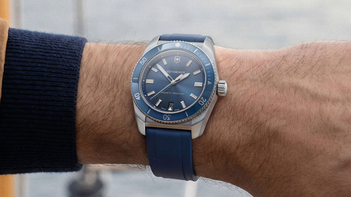 Victorinox Maverick 39mm: Smaller Case, More Features
