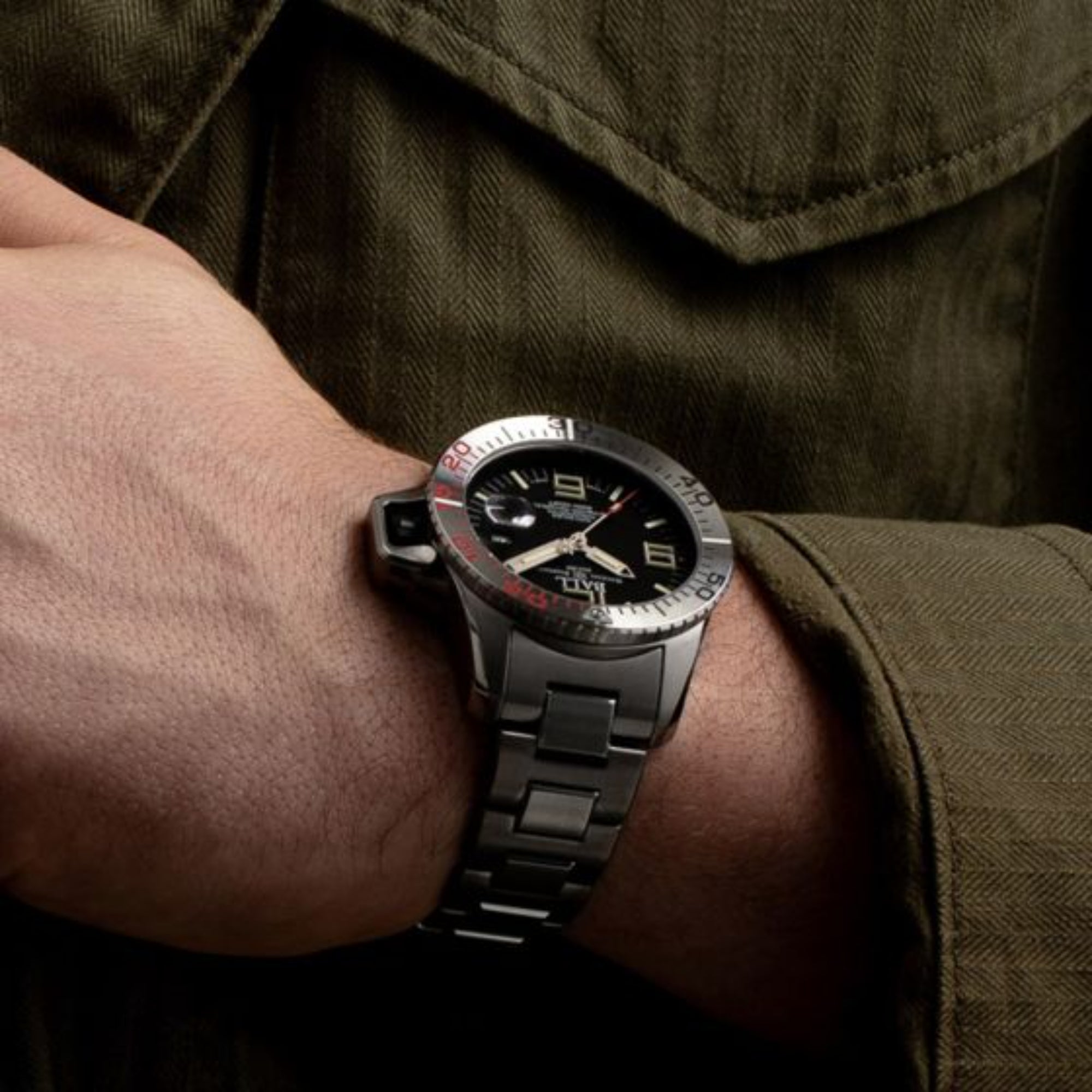 Ball Engineer Hydrocarbon EOD Limited Edition Automatic Black Dial Titanium/Stainless Steel Bracelet Men's Watch DM3200A-S1C-BK