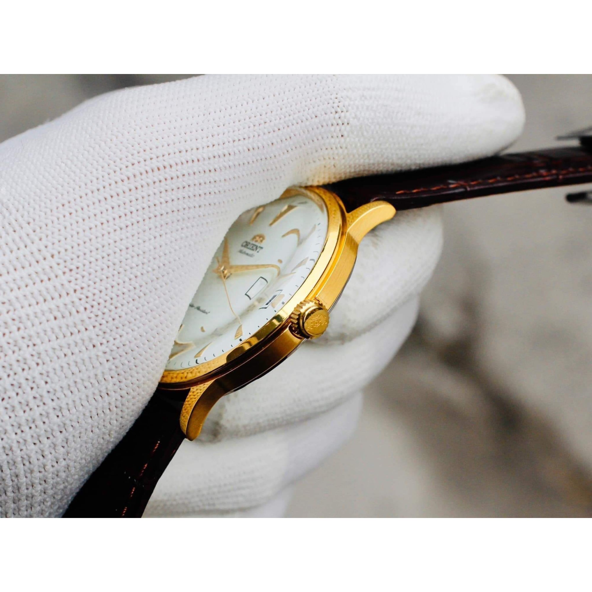 Orient Bambino Classic Vintage Style Automatic White Dial Leather Strap Men's Dress Watch TAC00003W0