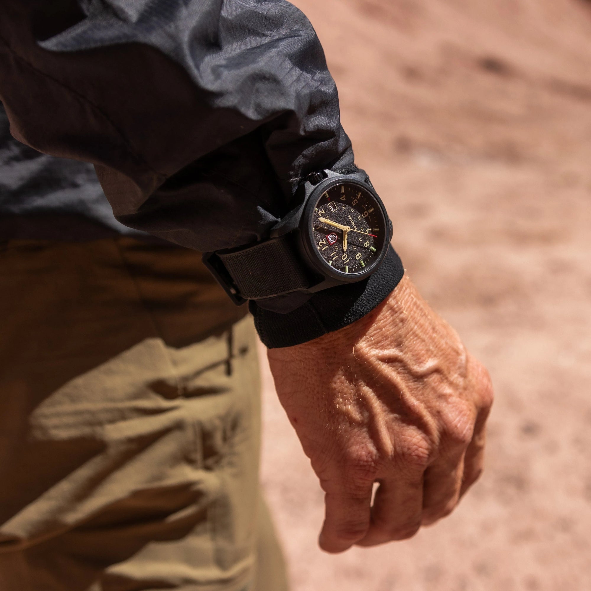 Luminox Atacama Field Quartz 1960 Series Black Dial NATO Strap Men's Watch XL.1970.SET