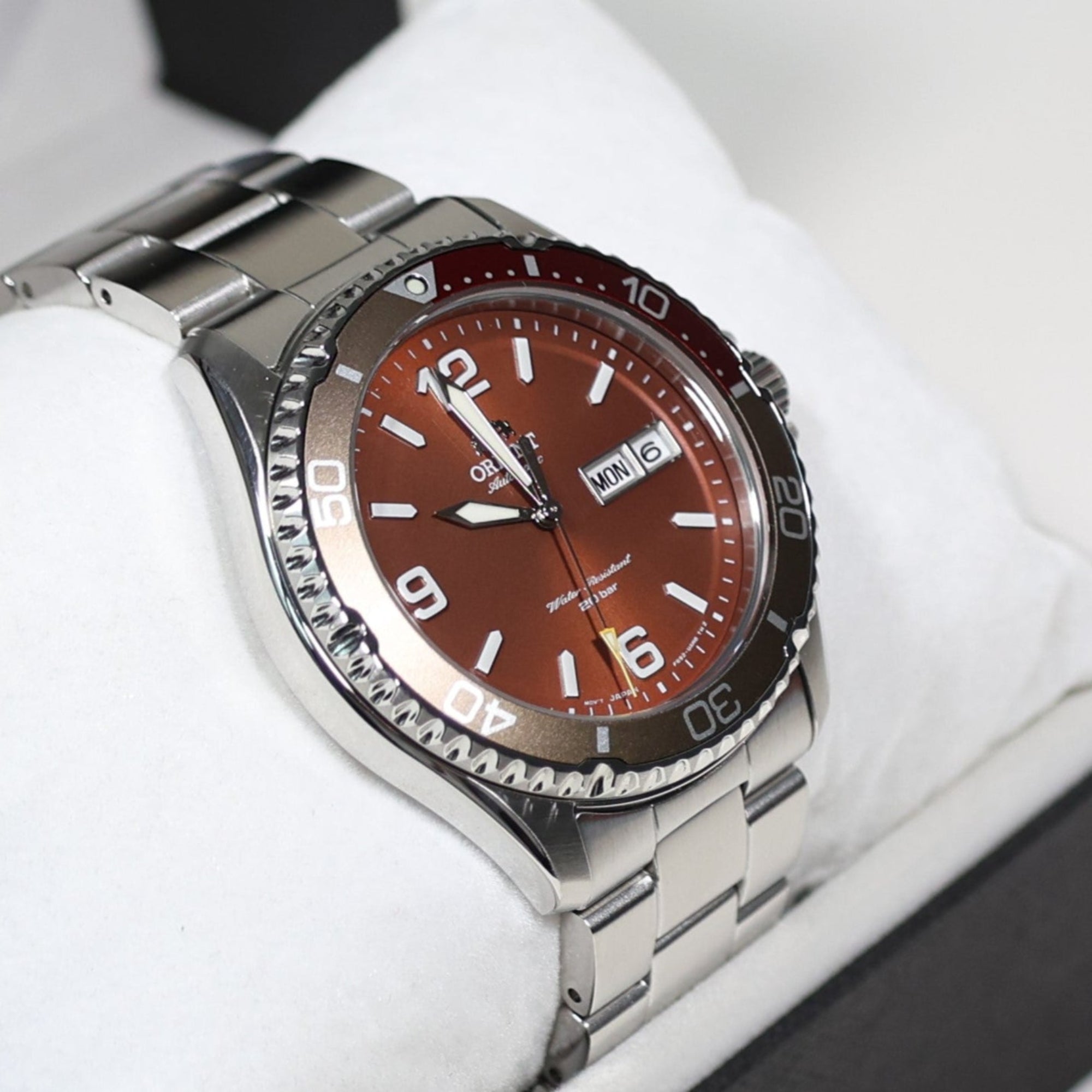 Orient Kamasu Mako III Automatic Red Dial Stainless Steel Bracelet Men’s Watch Dive RA-AA0003R39B