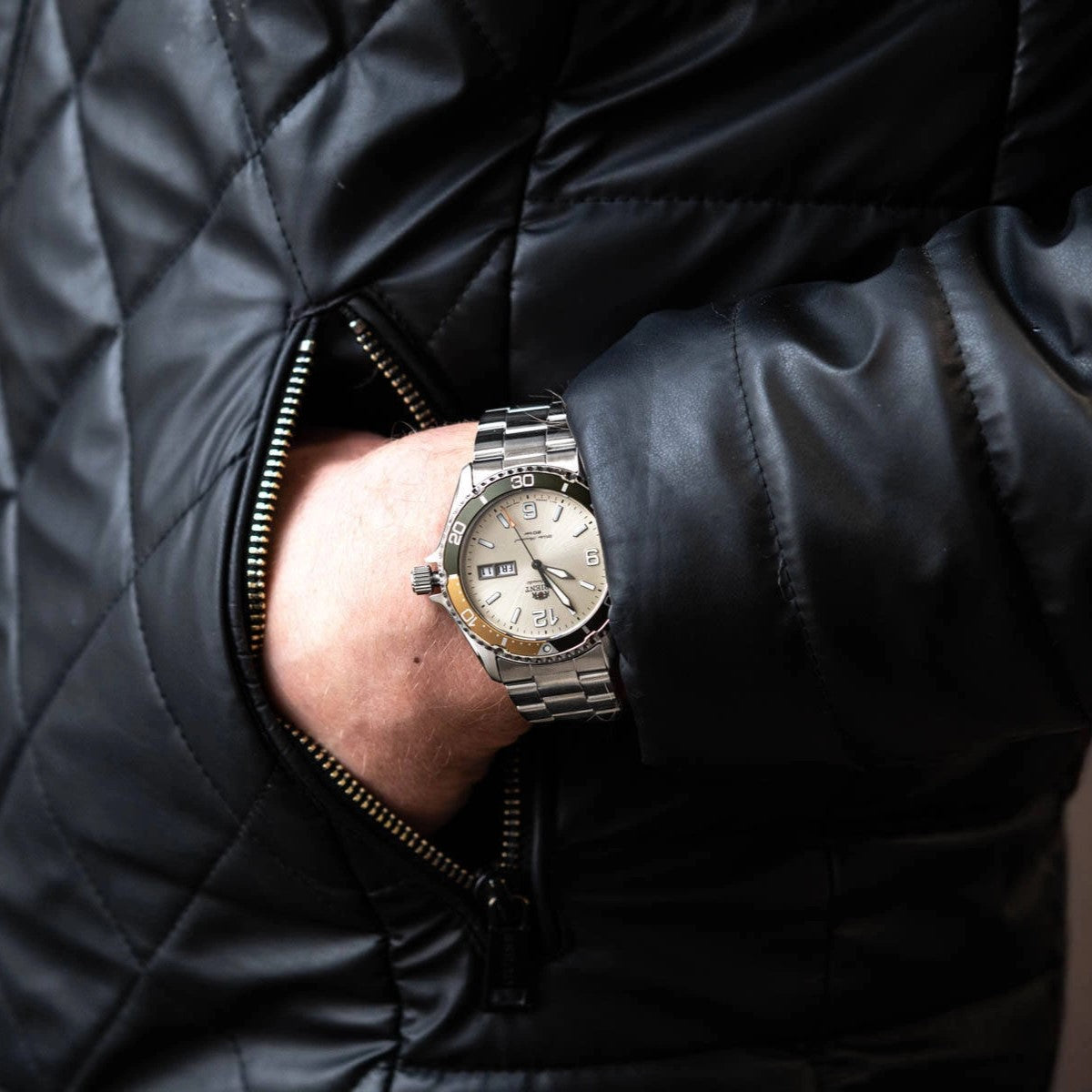 Orient Mako 2023 Automatic Champagne Dial Steel Strap Men’s Watch RA-AA0821S39B