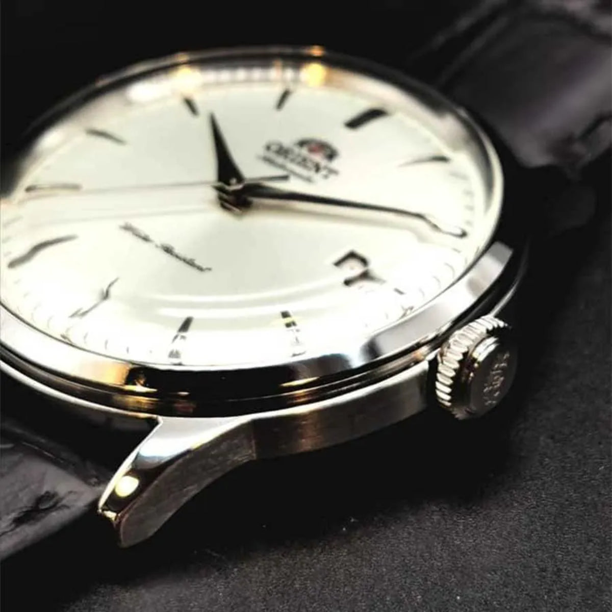 Orient Bambino Classic Vintage Style Mechanical White Dial Black Leather Strap Men's Dress Watch RA-AC0M03S30B