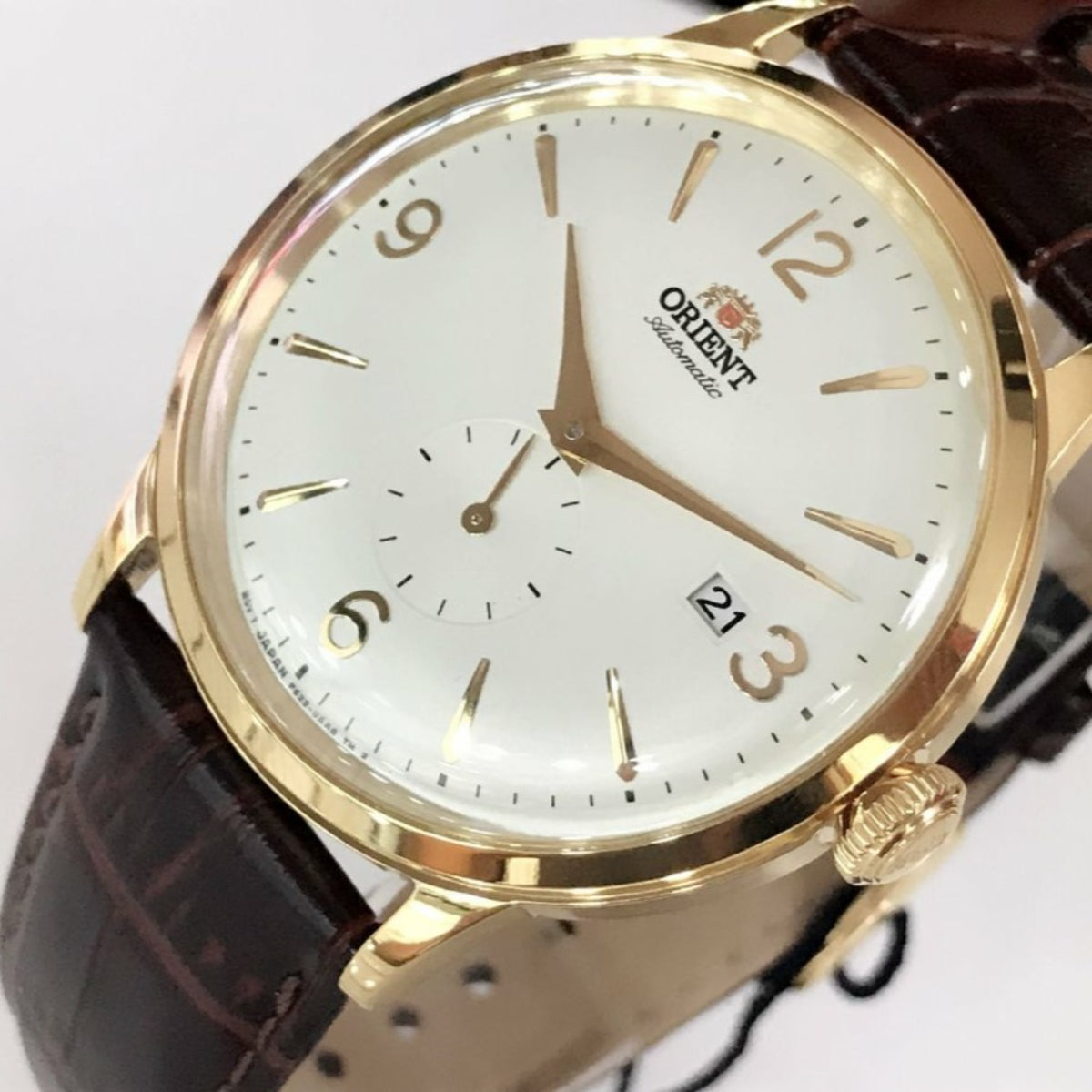 Orient Bambino Classic Vintage Style White Dial Leather Strap Unisex Dress Watch RA-AP0004S30B