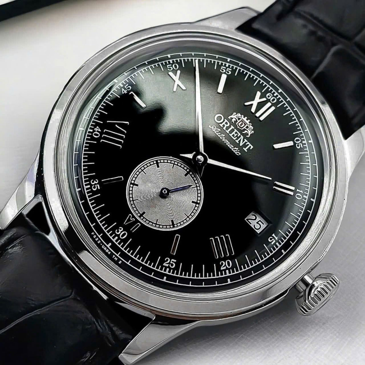 Orient Bambino Classic Vintage Style Version 2 Black Dial Leather Strap Unisex Dress Watch RA-AP0101B30B