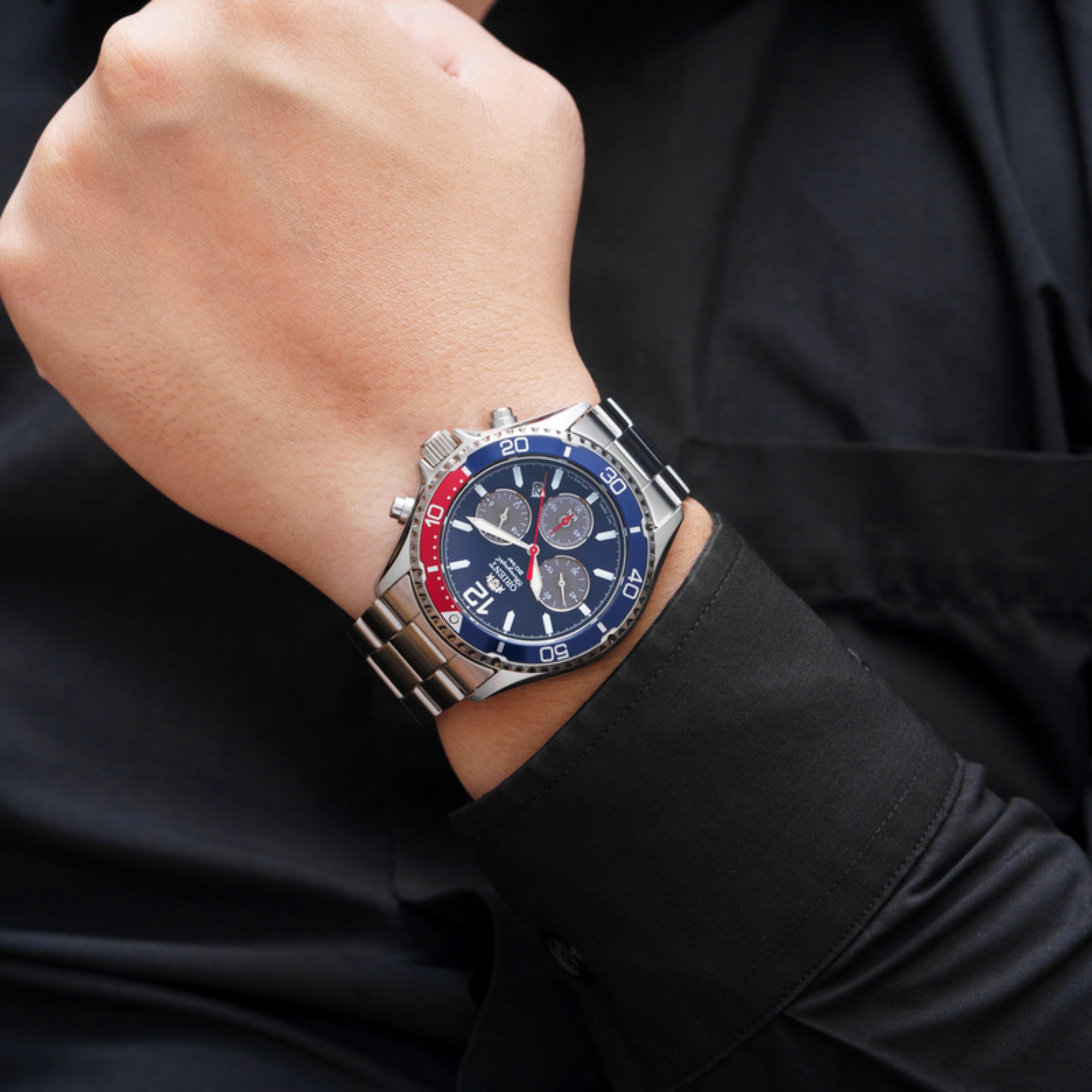 Orient Mako Solar Chronograph Quartz Blue Dial Steel Strap Men’s Dive Watch RA-TX0201L10B