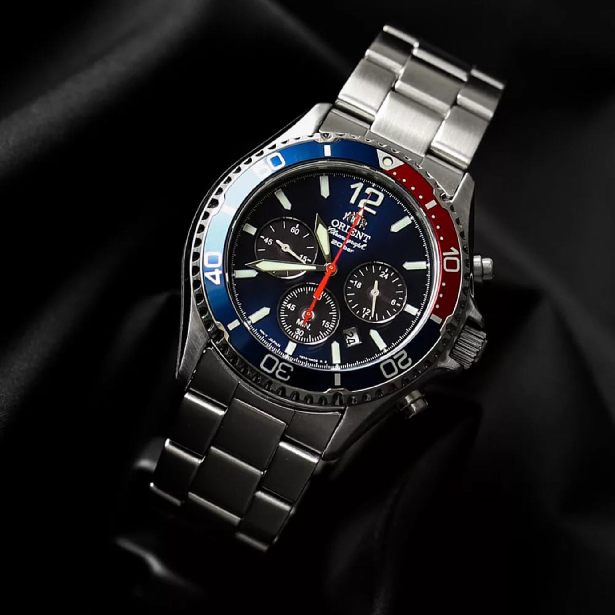 Orient Mako Solar Chronograph Quartz Blue Dial Steel Strap Men’s Dive Watch RA-TX0201L10B