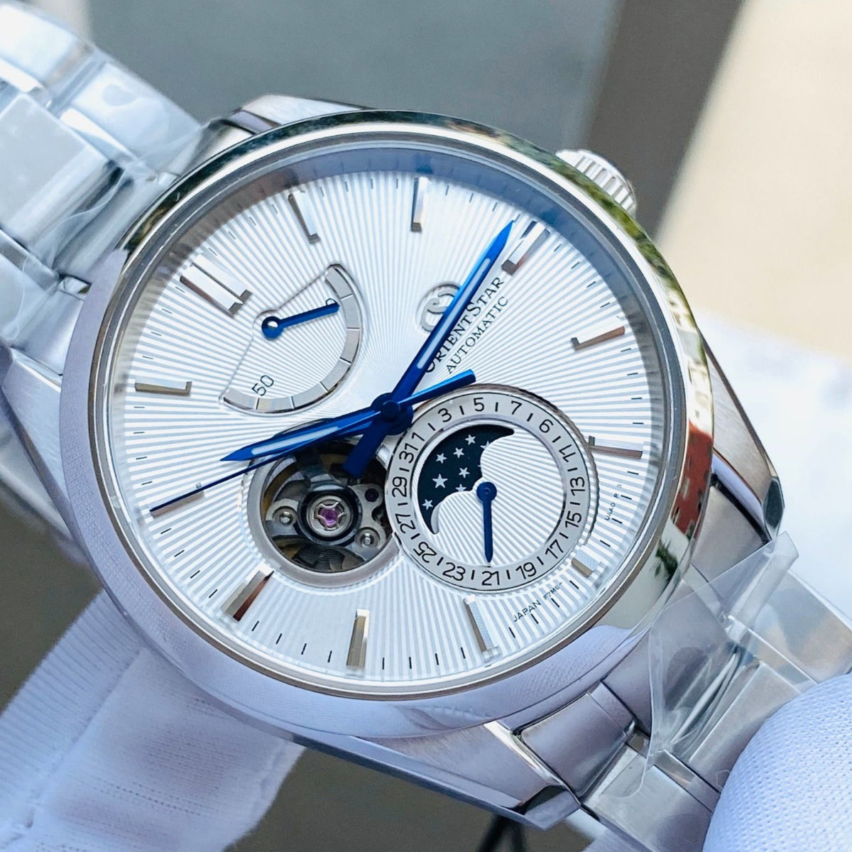 Orient Star Contemporary Silver Dial Stainless Steel Strap Men's Watch RE-AY0002S00B