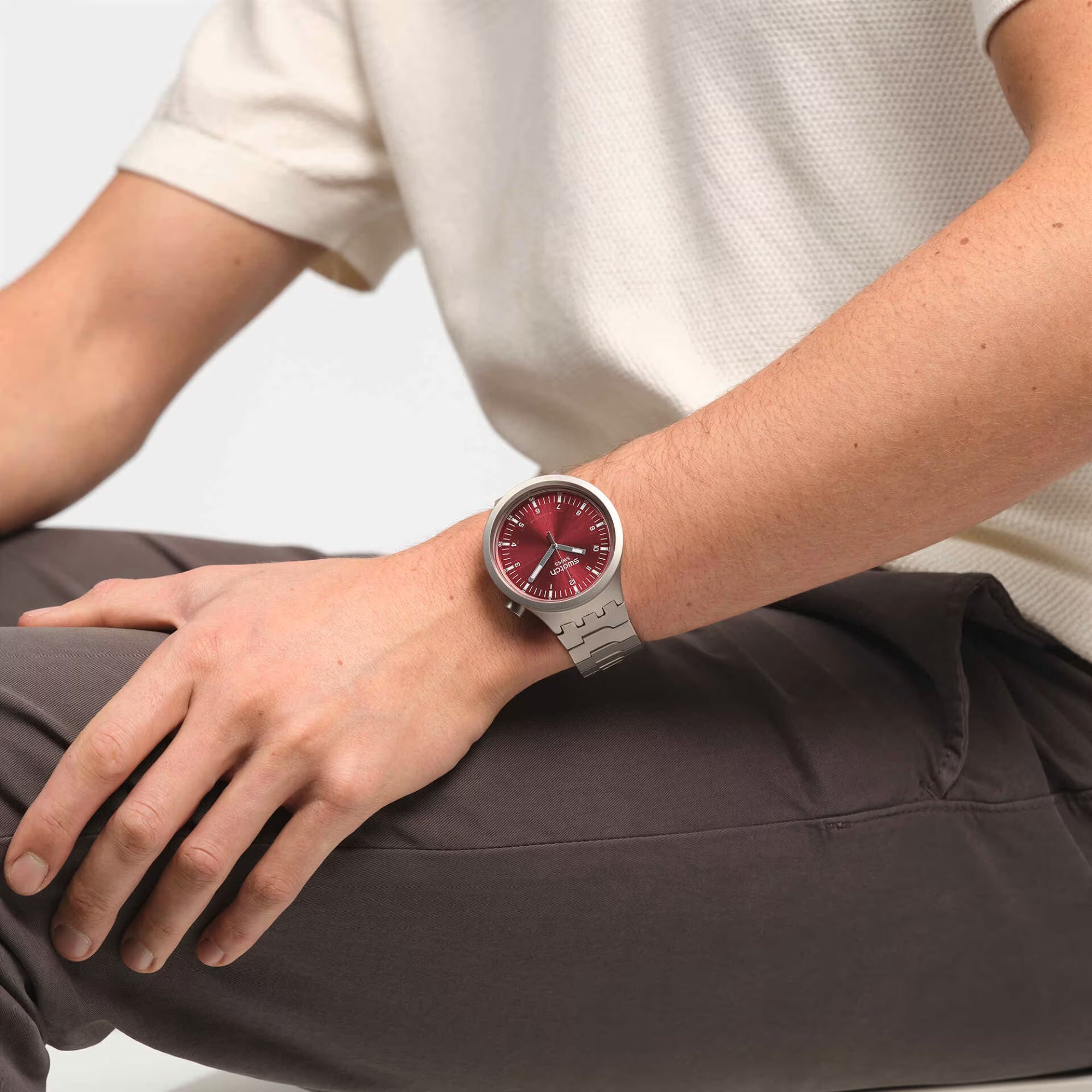 Swatch Big Bold Scarlett Shimmer Quartz Red Dial Stainless Steel Bracelet Unisex Watch SB07S104G