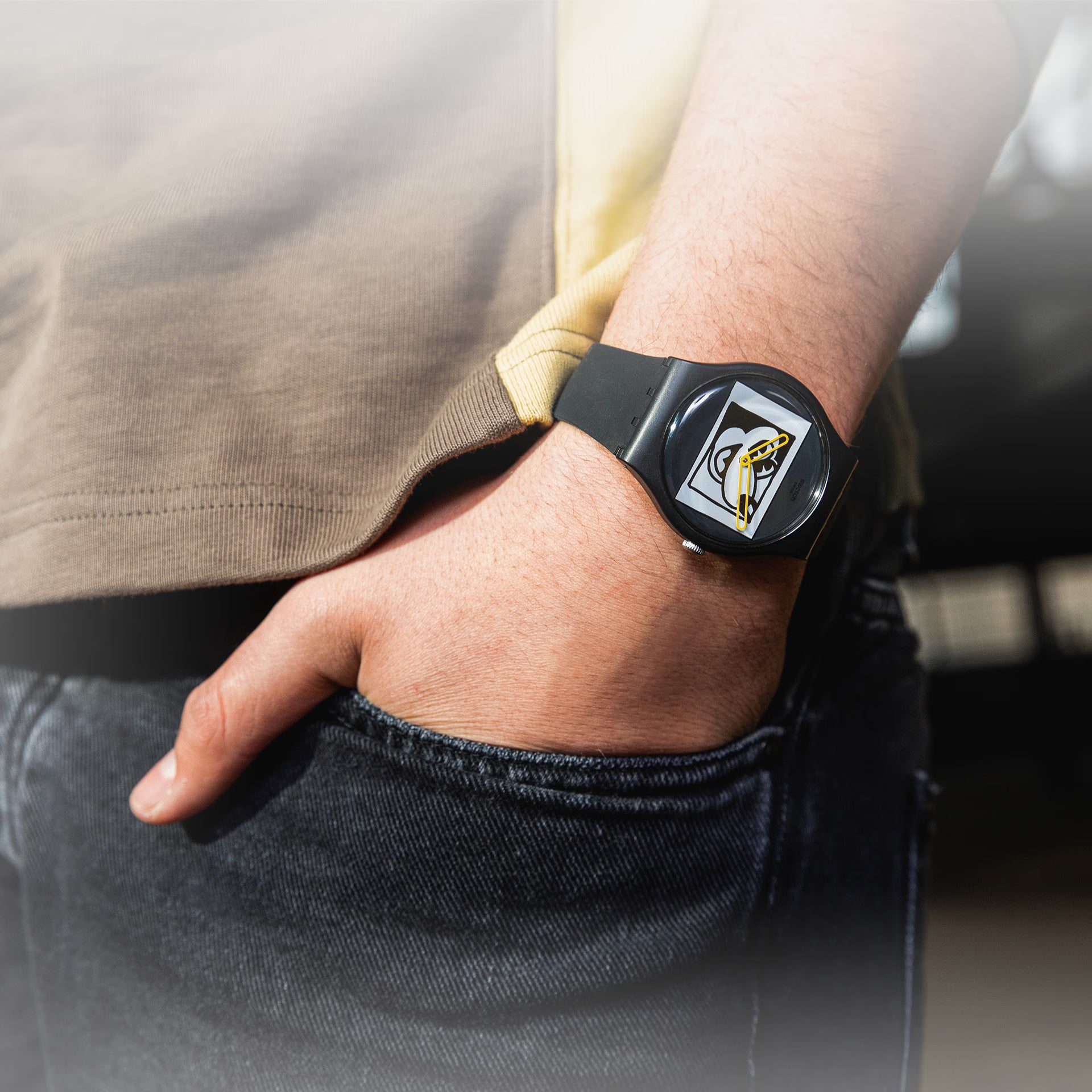 Swatch Keith Haring X Disney Mickey Blanc Sur Noir Black Dial Silicone Strap Unisex Watch SUOZ337