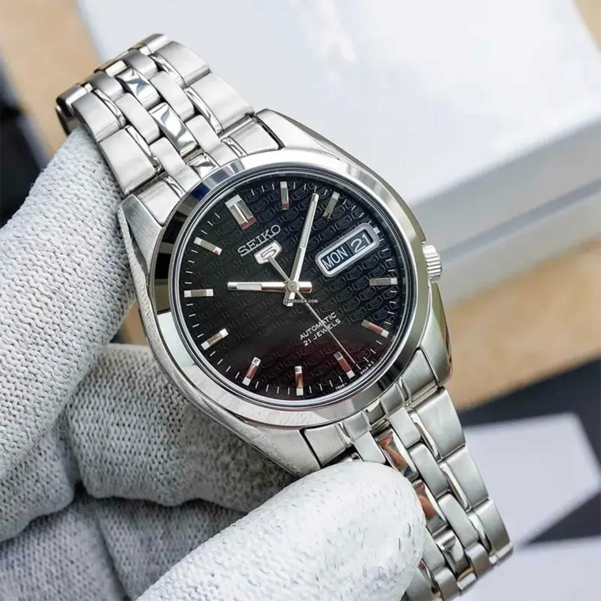 Seiko 5 Automatic Black Dial Stainless Steel Mens Watch SNK361K1