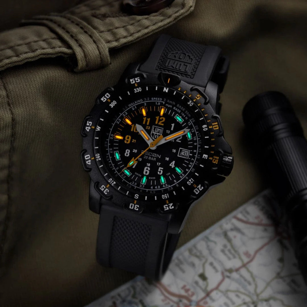 Luminox Recon Pointman Quartz Black Dial Nitrile Rubber Strap Men's Watch XL.8825.H.SET