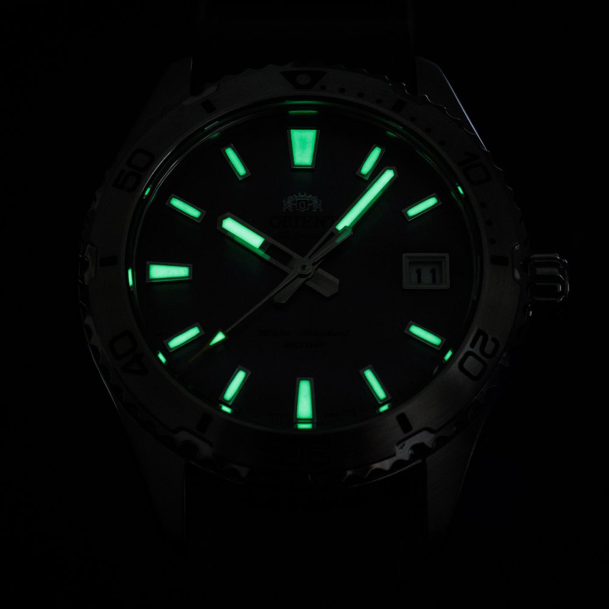 Orient Mako Automatic Purple Dial Leather Strap Men’s Dive Watch RA-AC0Q07V30B