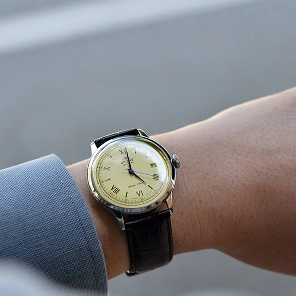 Orient Bambino II Classic Vintage Style Automatic Champagne Dial Leather Strap Men’s Dress Watch TAC00009N0