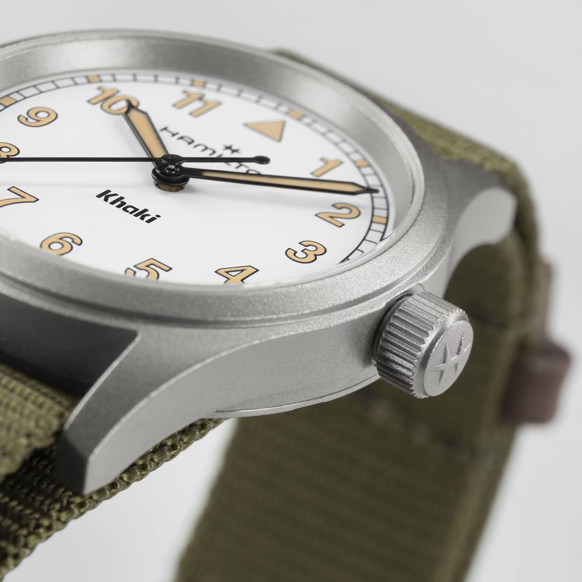 Hamilton Khaki Field H69301910 33mm compact stainless steel case side profile