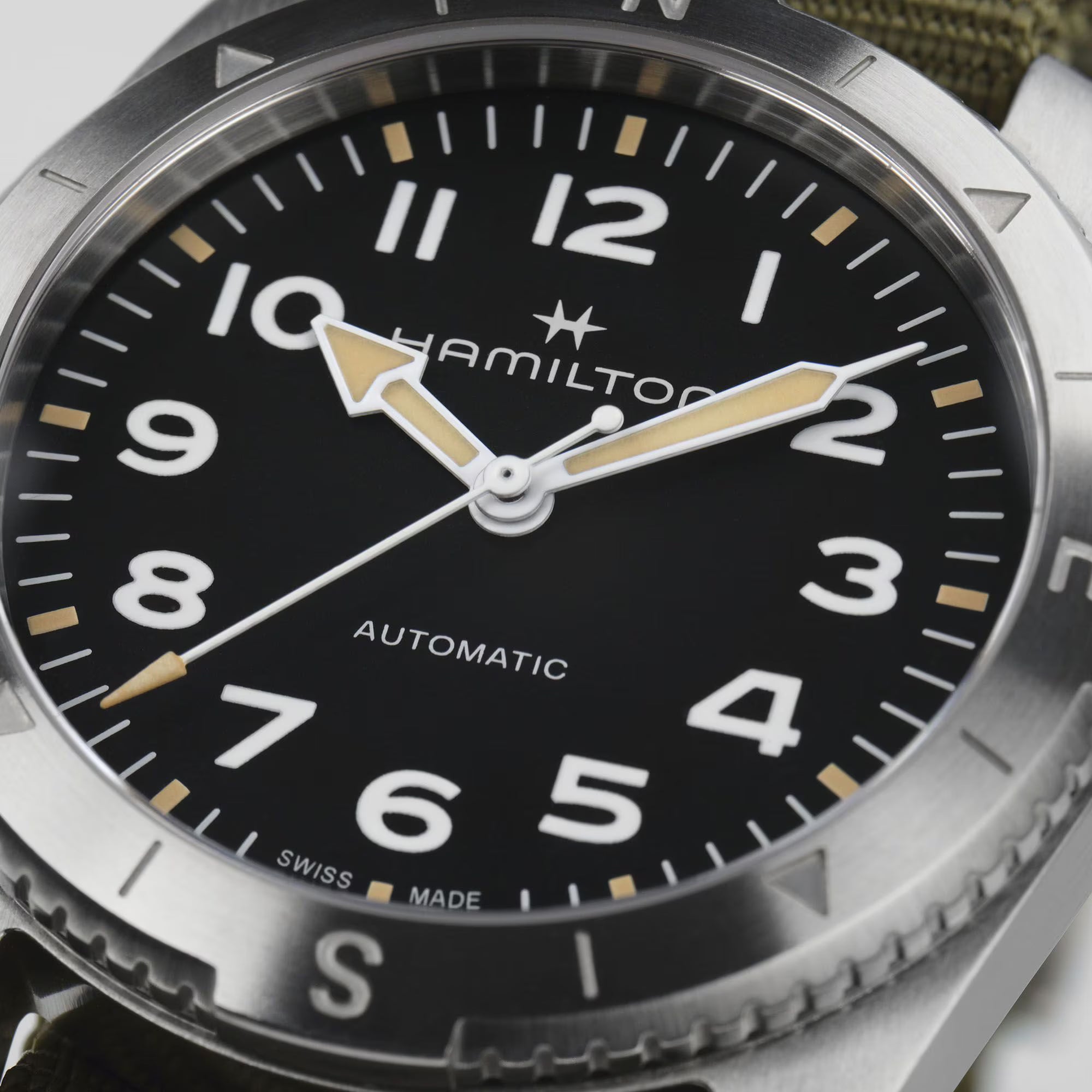 Hamilton Khaki Field Expedition Automatic Black Dial Green NATO Strap Unisex Watch H70225931