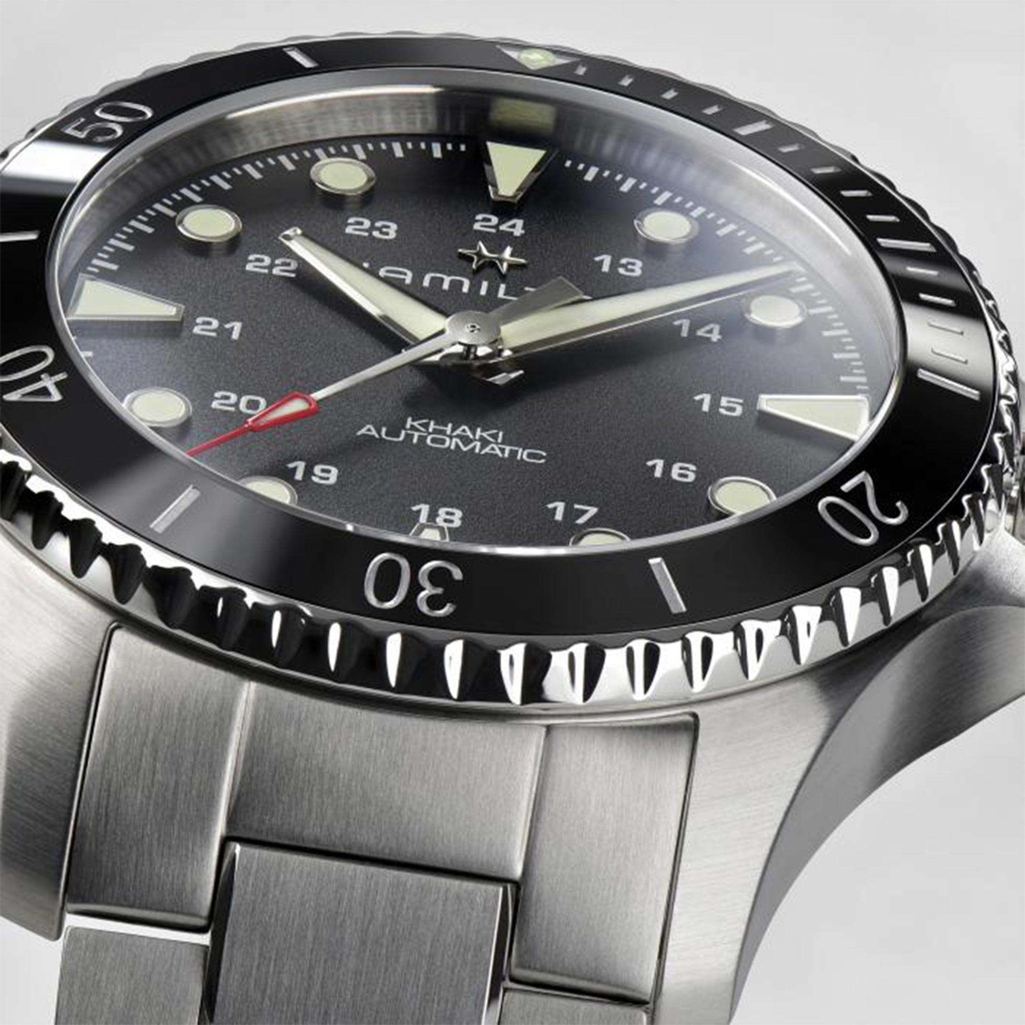 Hamilton Khaki Navy Scuba Automatic Black Dial Stainless Steel Bracelet Men's Watch H82515130
