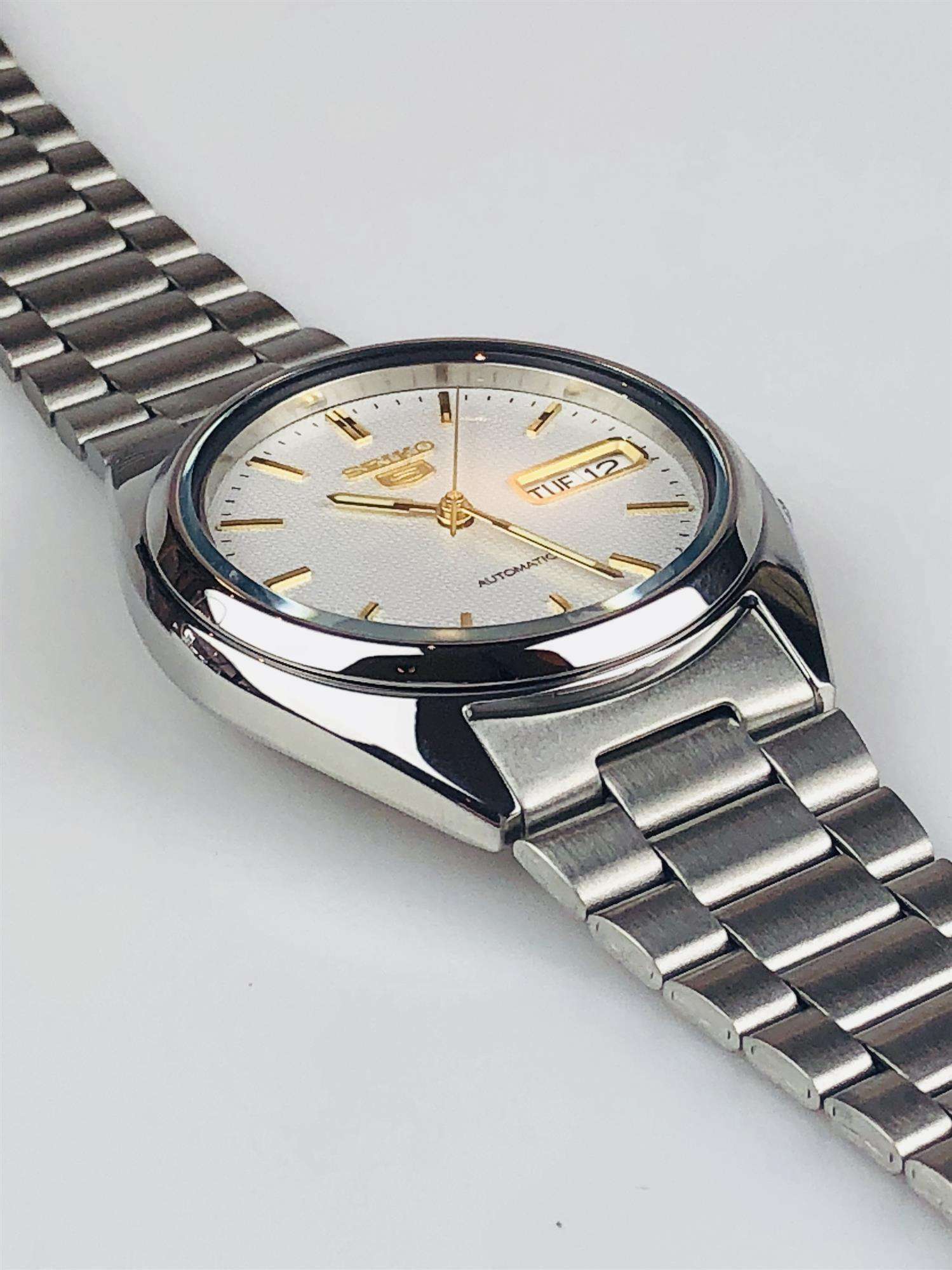 Seiko 5 Automatic White Dial Stainless Steel Bracelet Men's Watch SNXG47K1