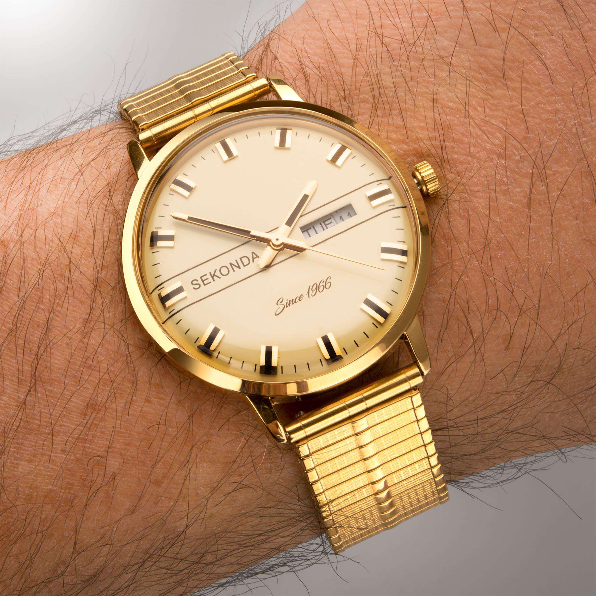 Sekonda Classic Quartz Gold Coloured Dial Stainless Bracelet Men's Watch 1952