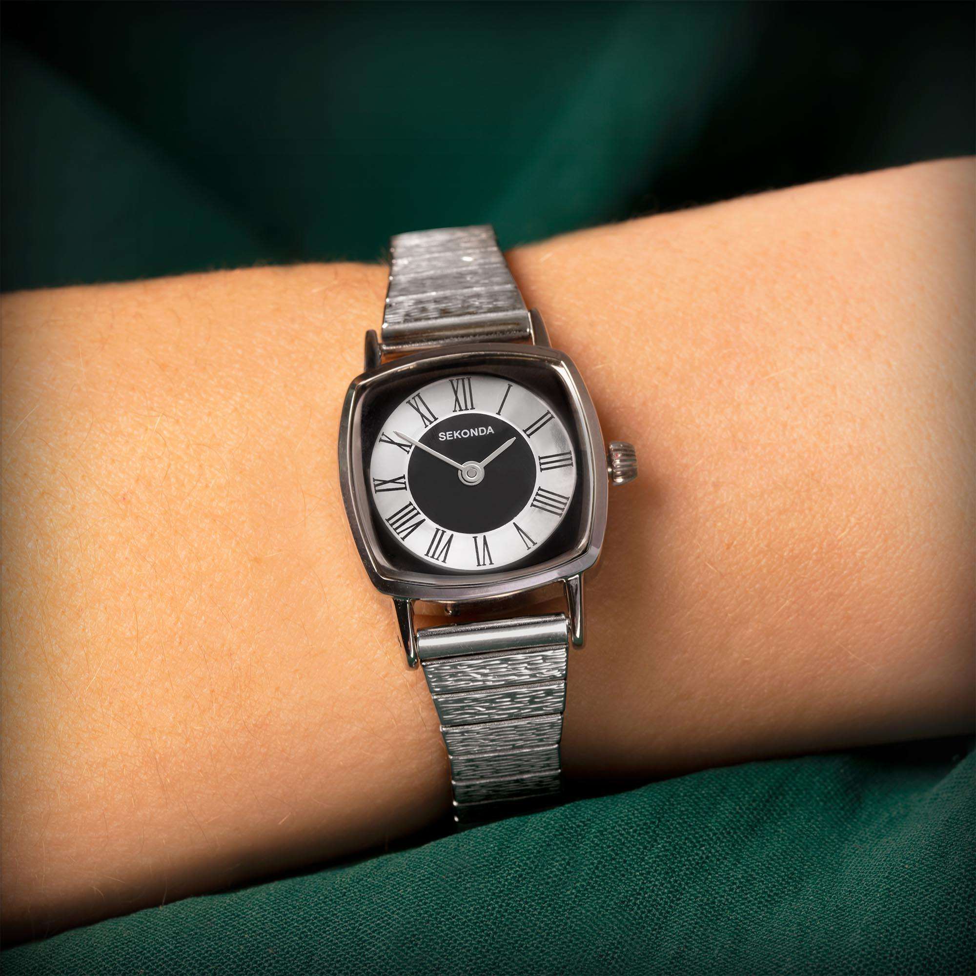 Sekonda Quartz Black Dial Stainless Steel Expander Bracelet Ladies Watch 40359