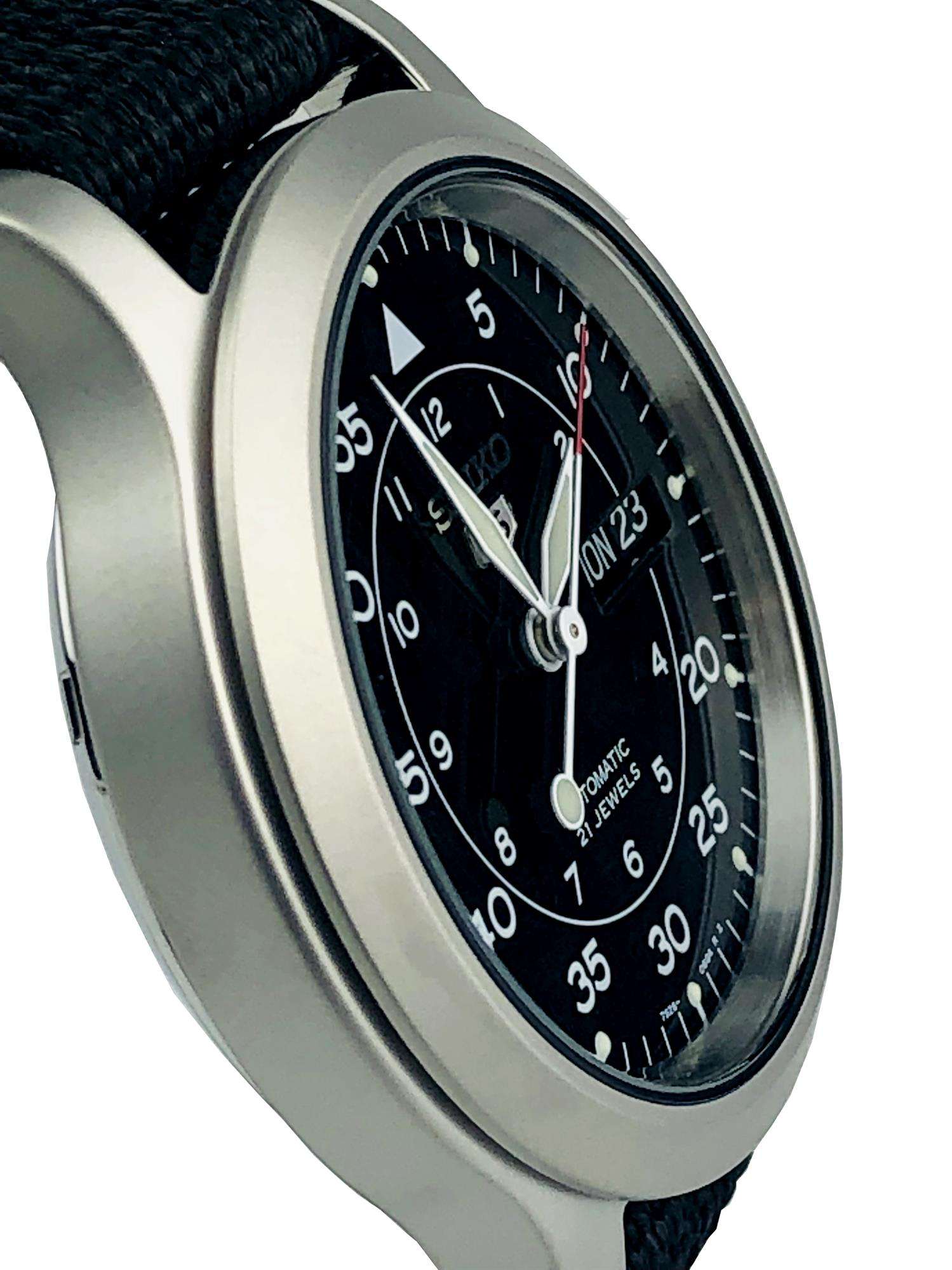 Seiko 5 Automatic Black Dial Black NATO Fabric Strap Men's Watch SNK809K2