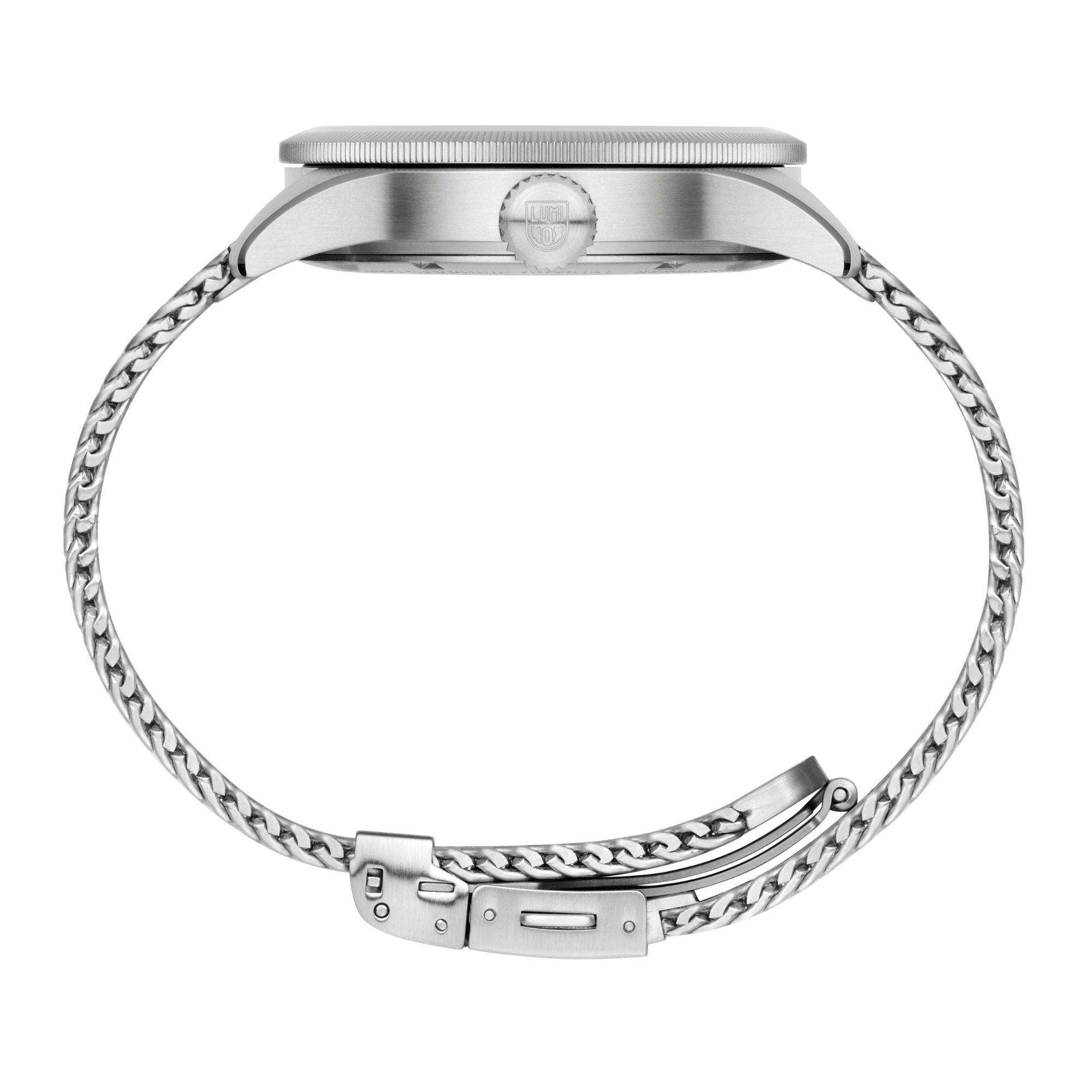 Luminox P-38 Lightening Collection Black Dial Milanese Bracelet Men's Watch XA.9522