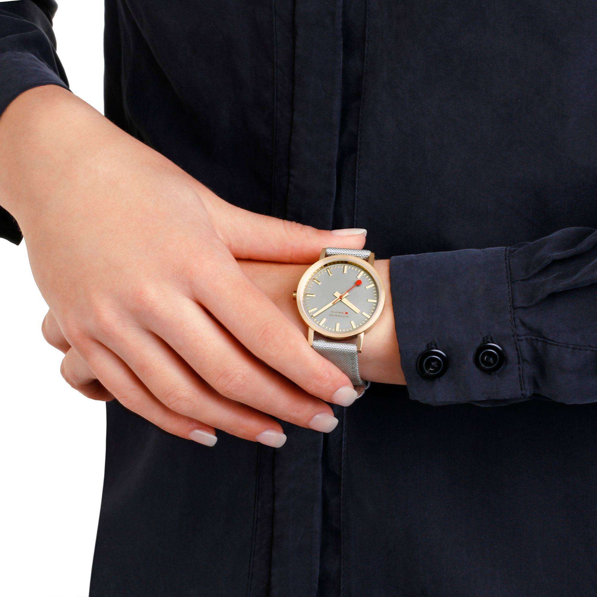 Mondaine Classic Good Gray Dial Unisex Watch A660.30314.80SBU