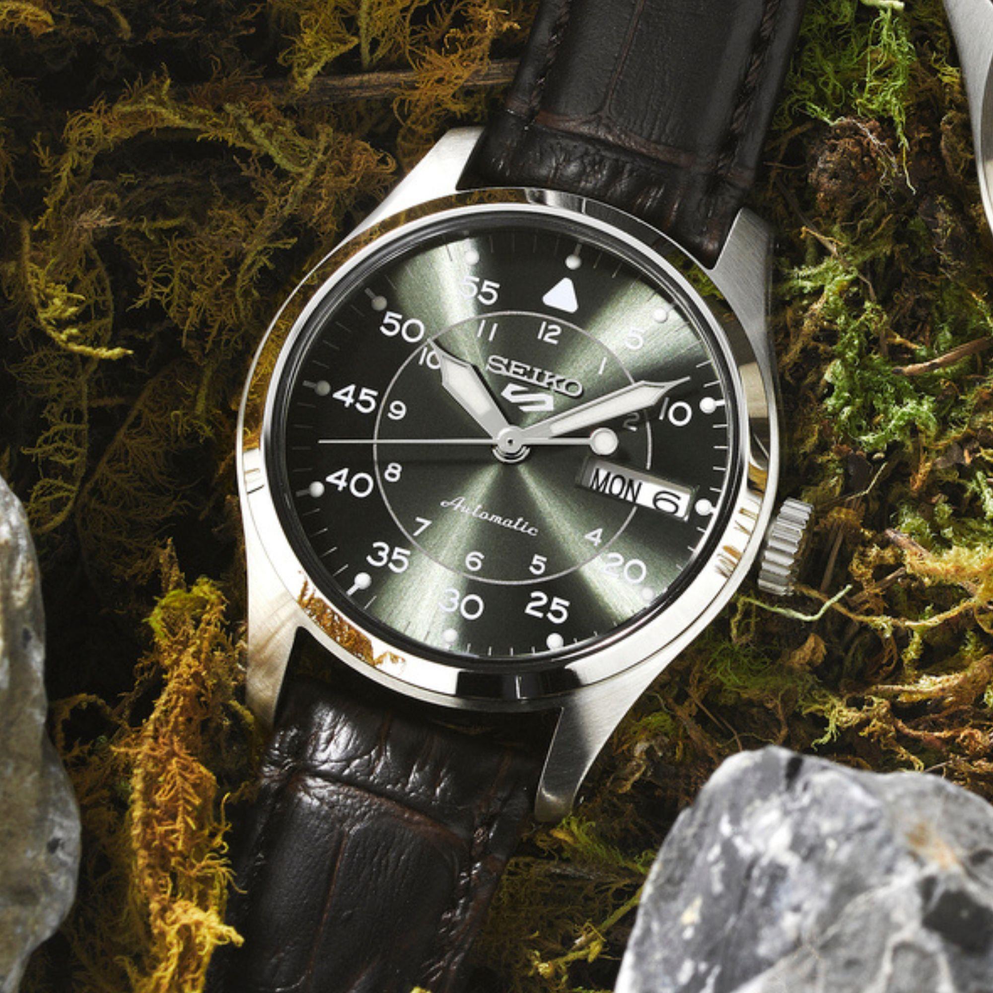 Seiko 5 Sports 'Kelly Green Flieger' Pilot/Aviation Style Automatic Green Dial Leather Strap Watch SRPJ89K1