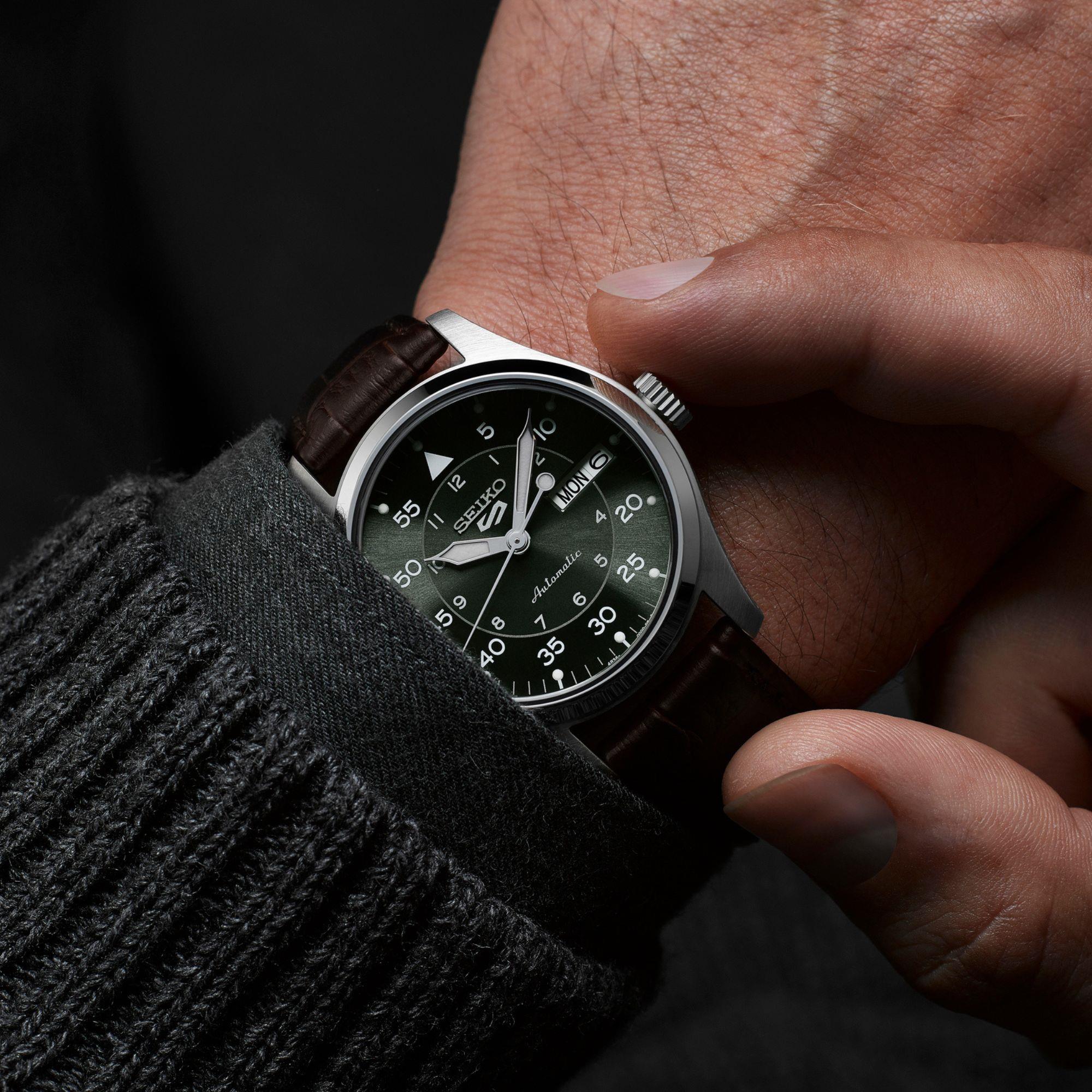 Seiko 5 Sports 'Kelly Green Flieger' Pilot/Aviation Style Automatic Green Dial Leather Strap Watch SRPJ89K1
