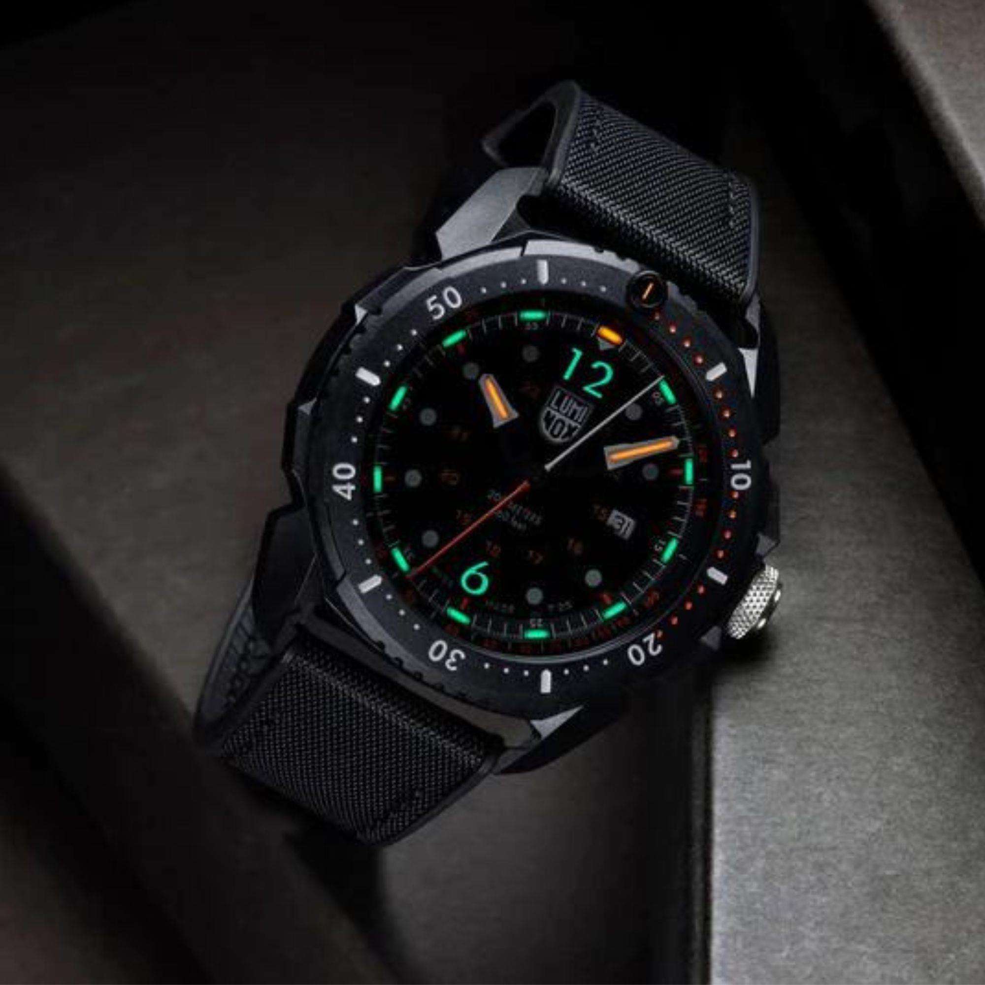 Luminox ICE SAR Arctic 1050 SERIES Black Dial with Black Rubber Strap