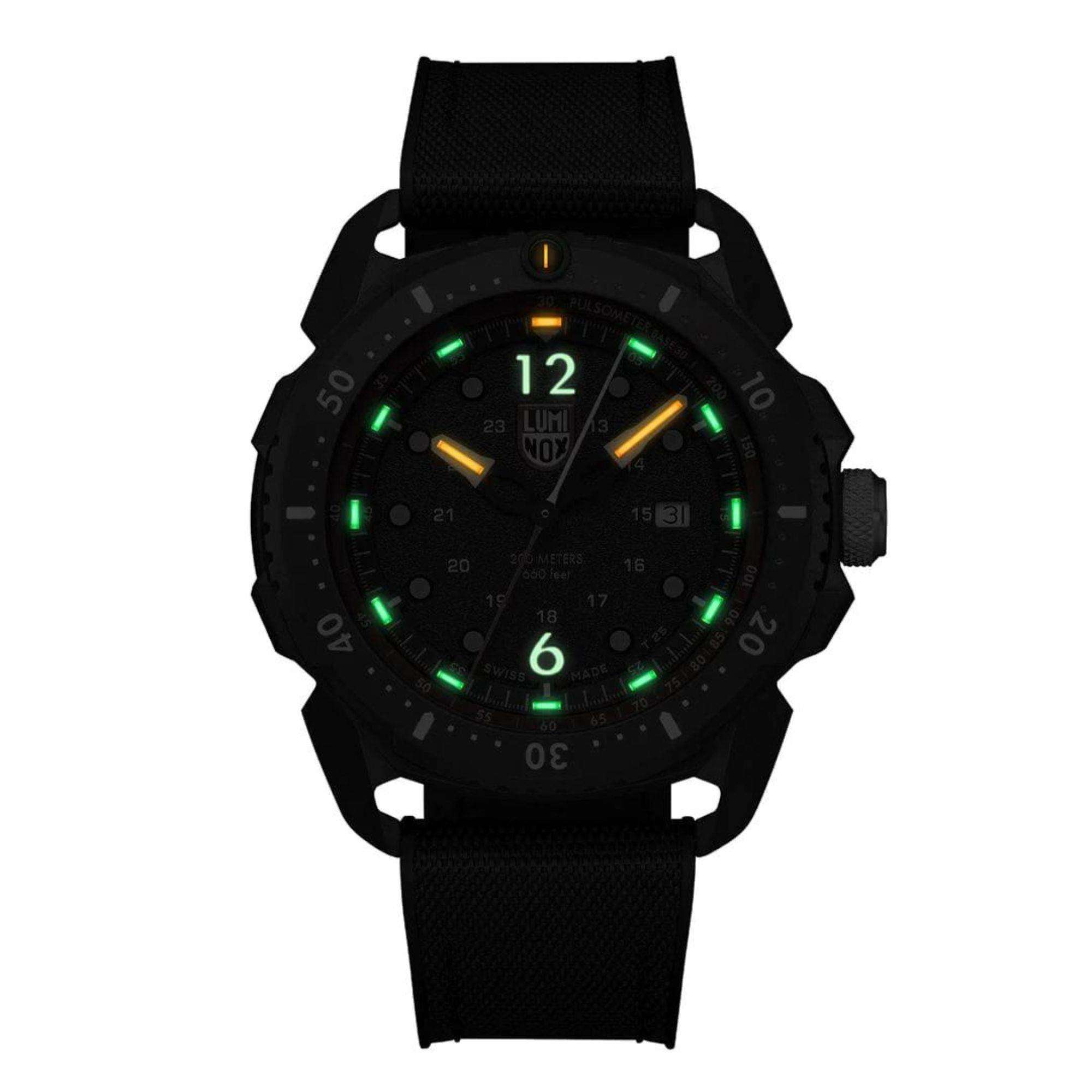 Luminox ICE SAR Arctic SERIES Black/Red Dial and Rubber Strap XL.1051