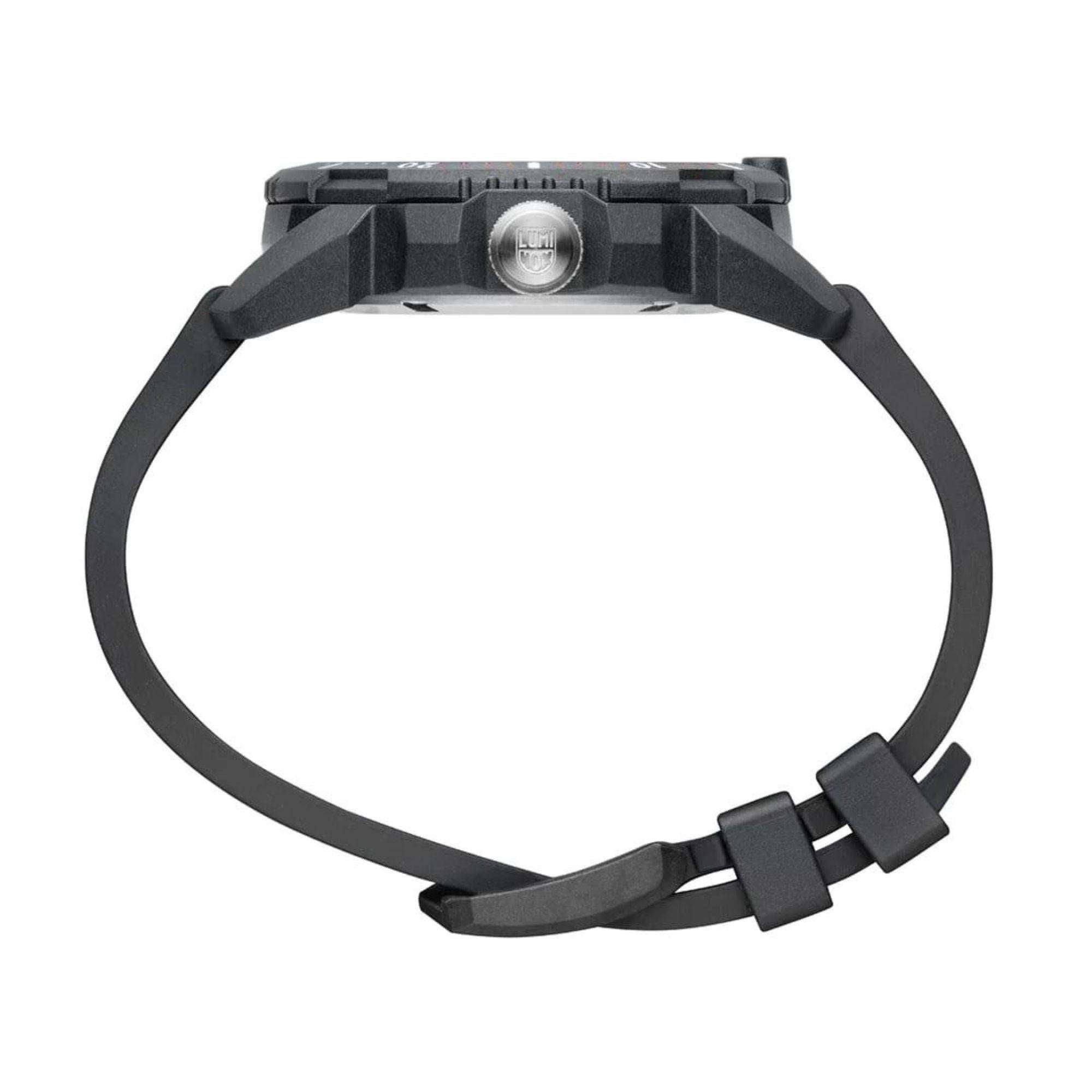Luminox ICE SAR Arctic SERIES Black/Red Dial and Rubber Strap XL.1051