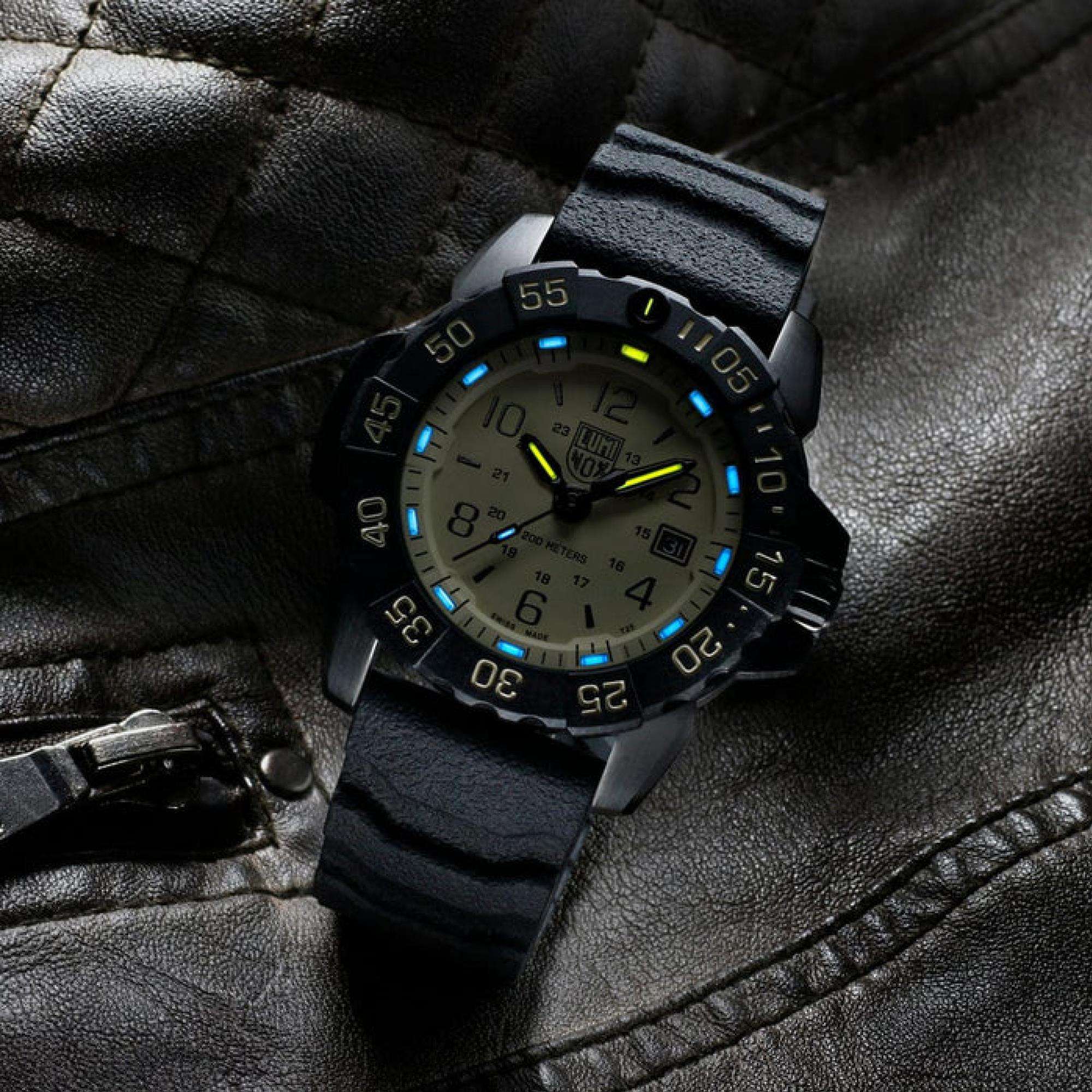 Luminox Navy Seal Foundation Special Edition Beige Dial Black Silicone Strap Men's Watch XS.3251CBNSFSET