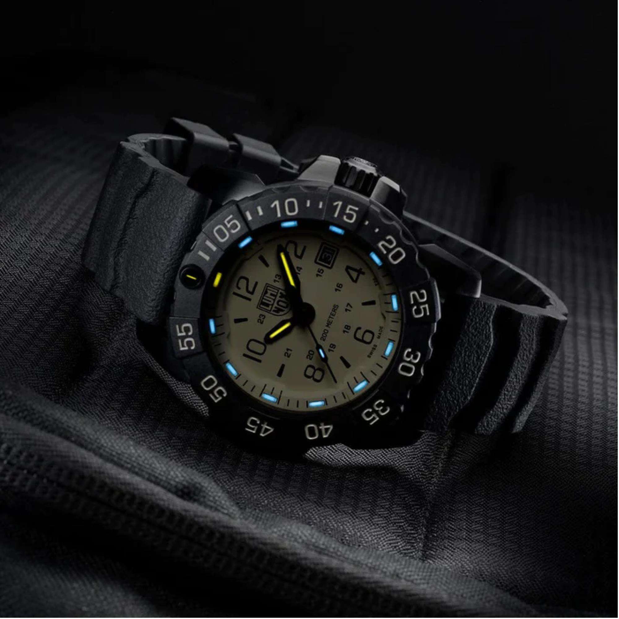 Luminox Navy Seal Foundation Special Edition Beige Dial Black Silicone Strap Men's Watch XS.3251CBNSFSET