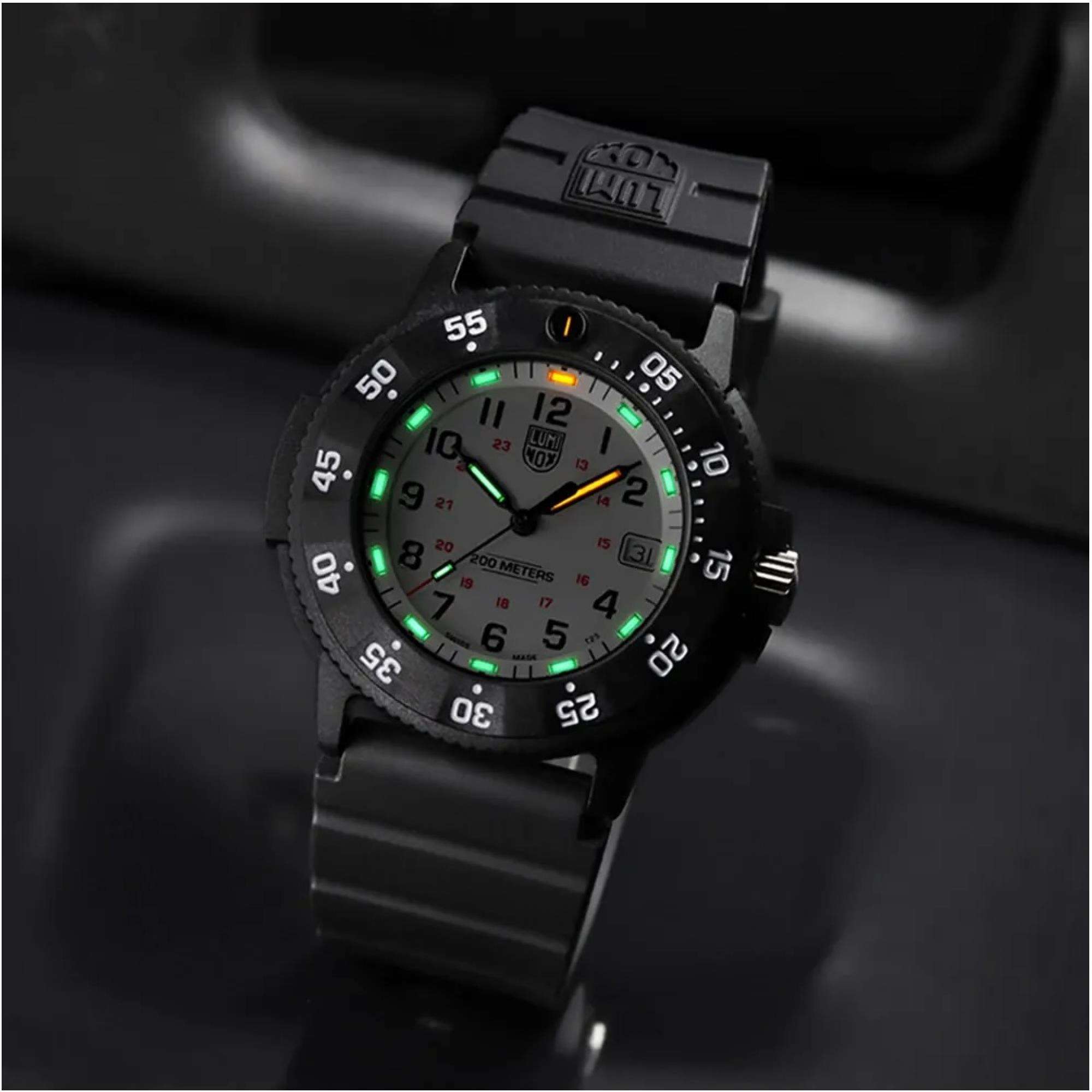 Luminox Original Navy Seal 3000 Evo Series White Dial Rubber Strap Men's Watch XS.3007.EVO.S