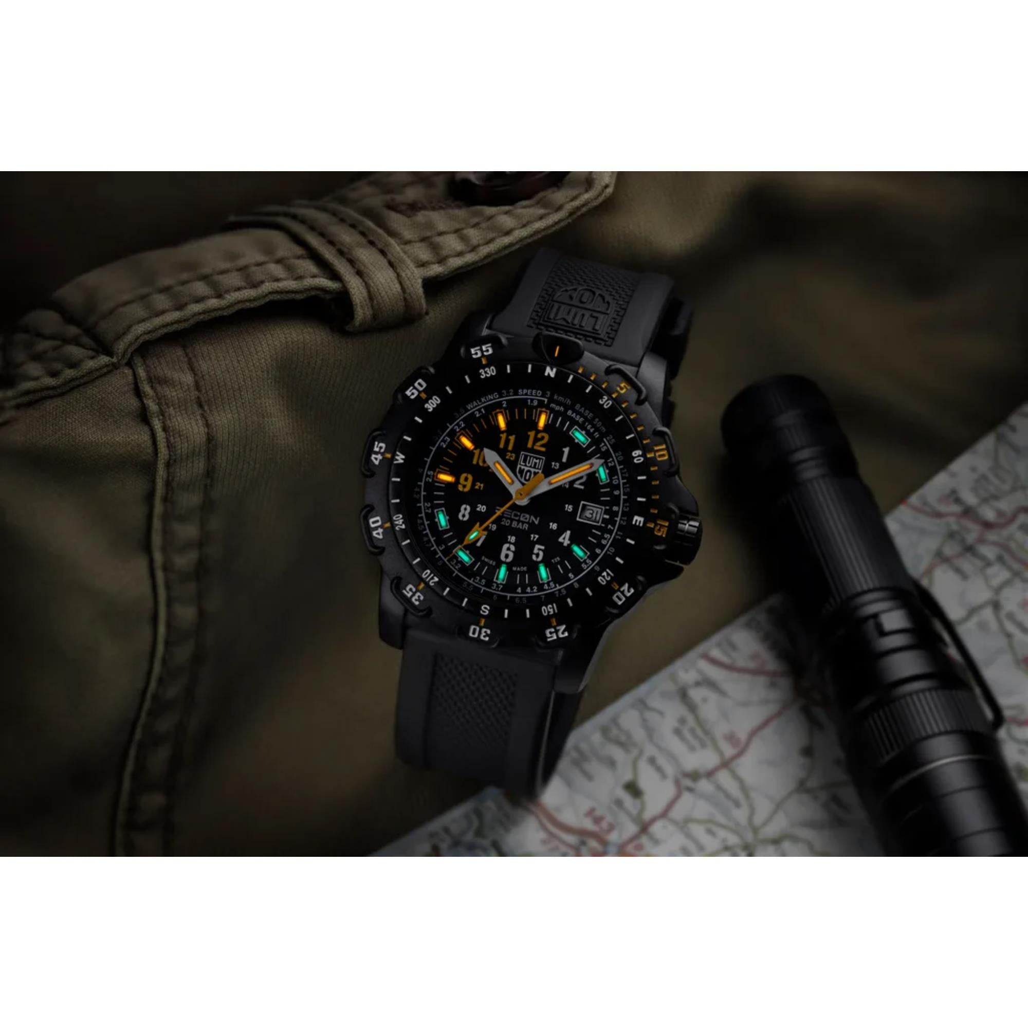 Luminox Recon Pointman Quartz Black Dial Nitrile Rubber Strap Men's Watch XL.8825.H.SET