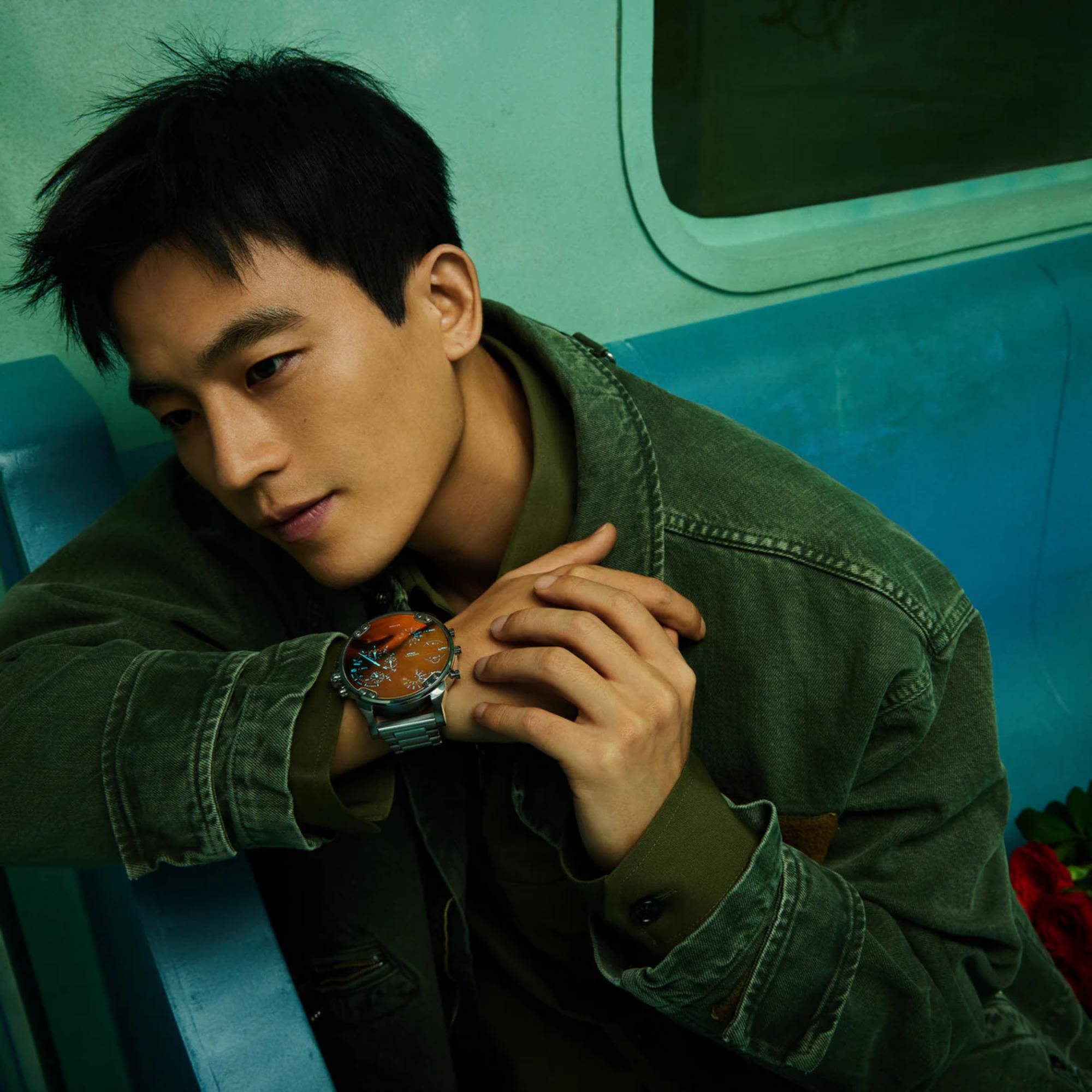 Diesel Mr.Daddy 2.0 Chronograph Black Dial Steel Strap Watch DZ7395