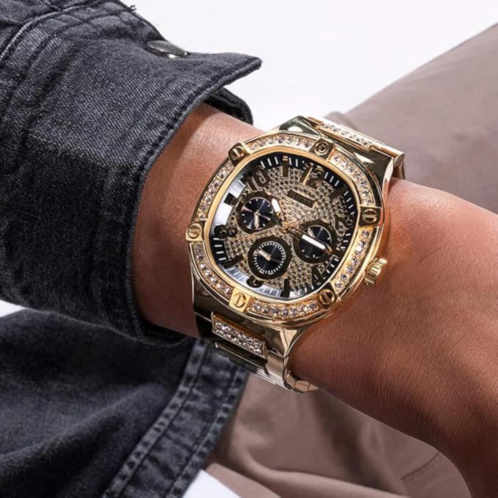 Guess Men's Black and Gold Crystal Dial Gold Tone Stainless Steel Bracelet Watch GW0576G2