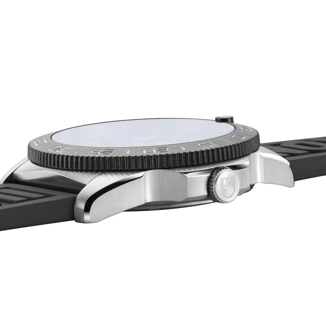Luminox Pacific Diver 3120 Black Dial Rubber Strap Men's Watch XS.3121.1