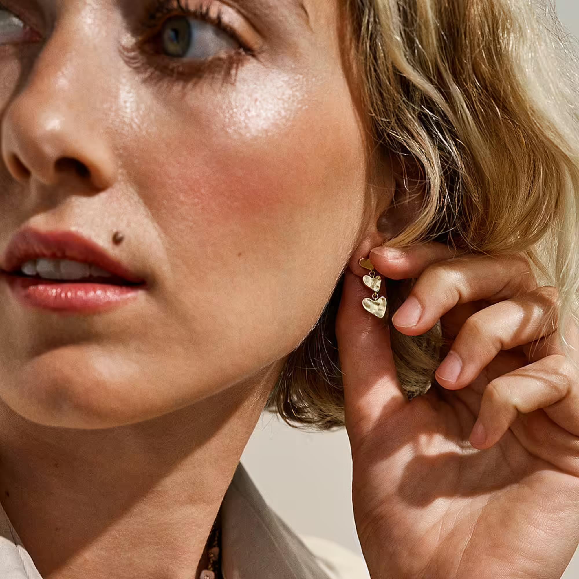 Skagen Anja Hearts Gold-Tone Brass Drop Ladies Earrings SKJ5011710
