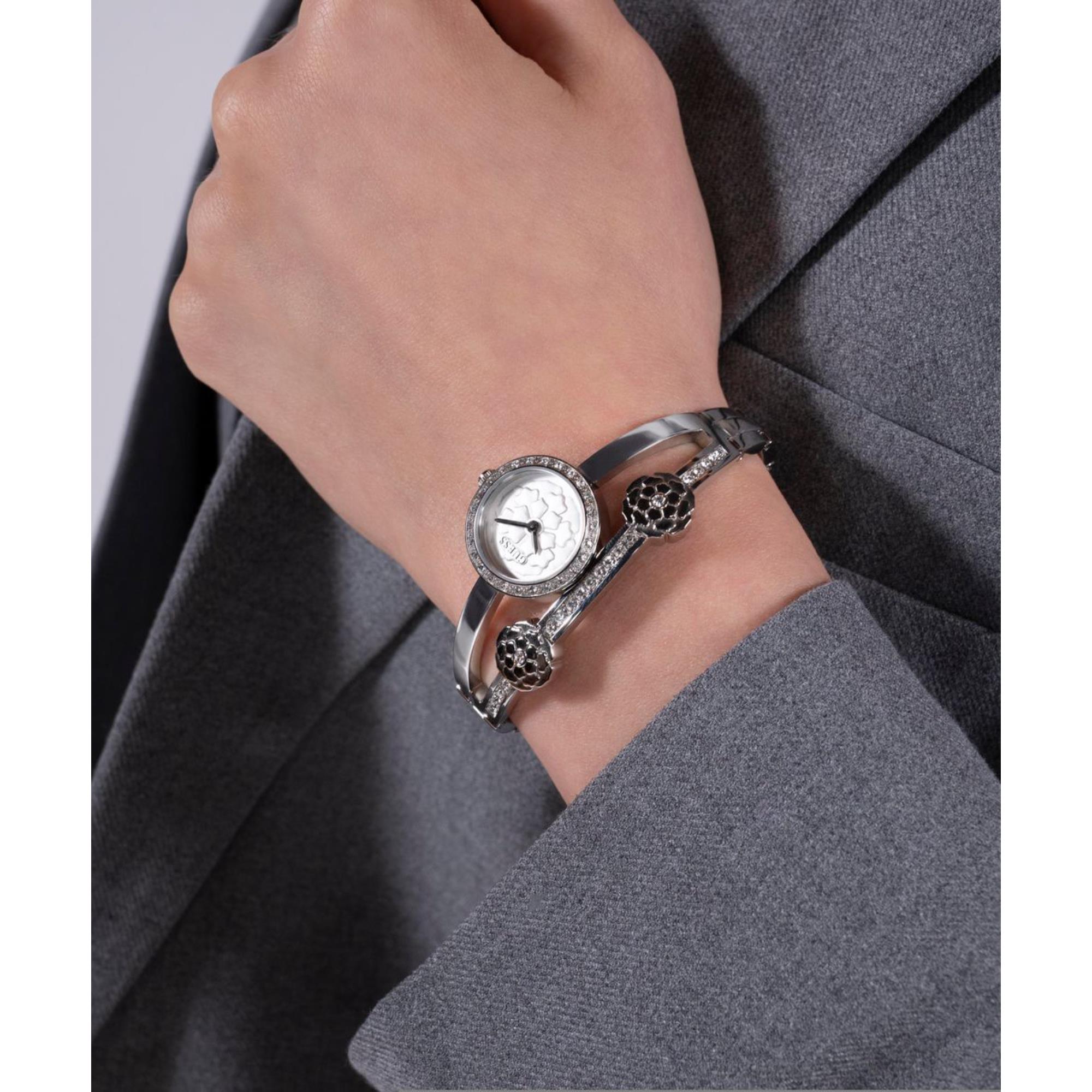 Guess Chloe Silver Dial Stainless Steel Strap Women's Watch GW0756L1