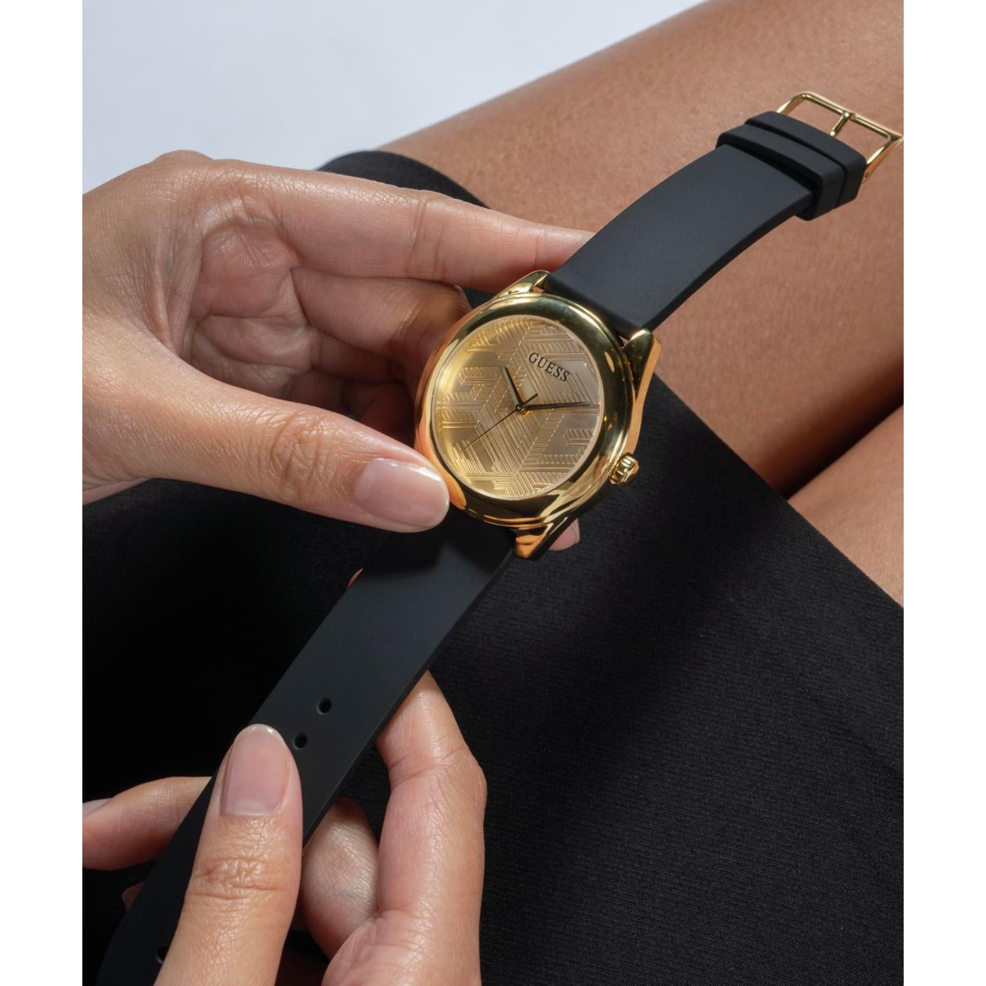 Guess Cubed Champagne Dial Silicone Strap Women's Watch GW0665L1