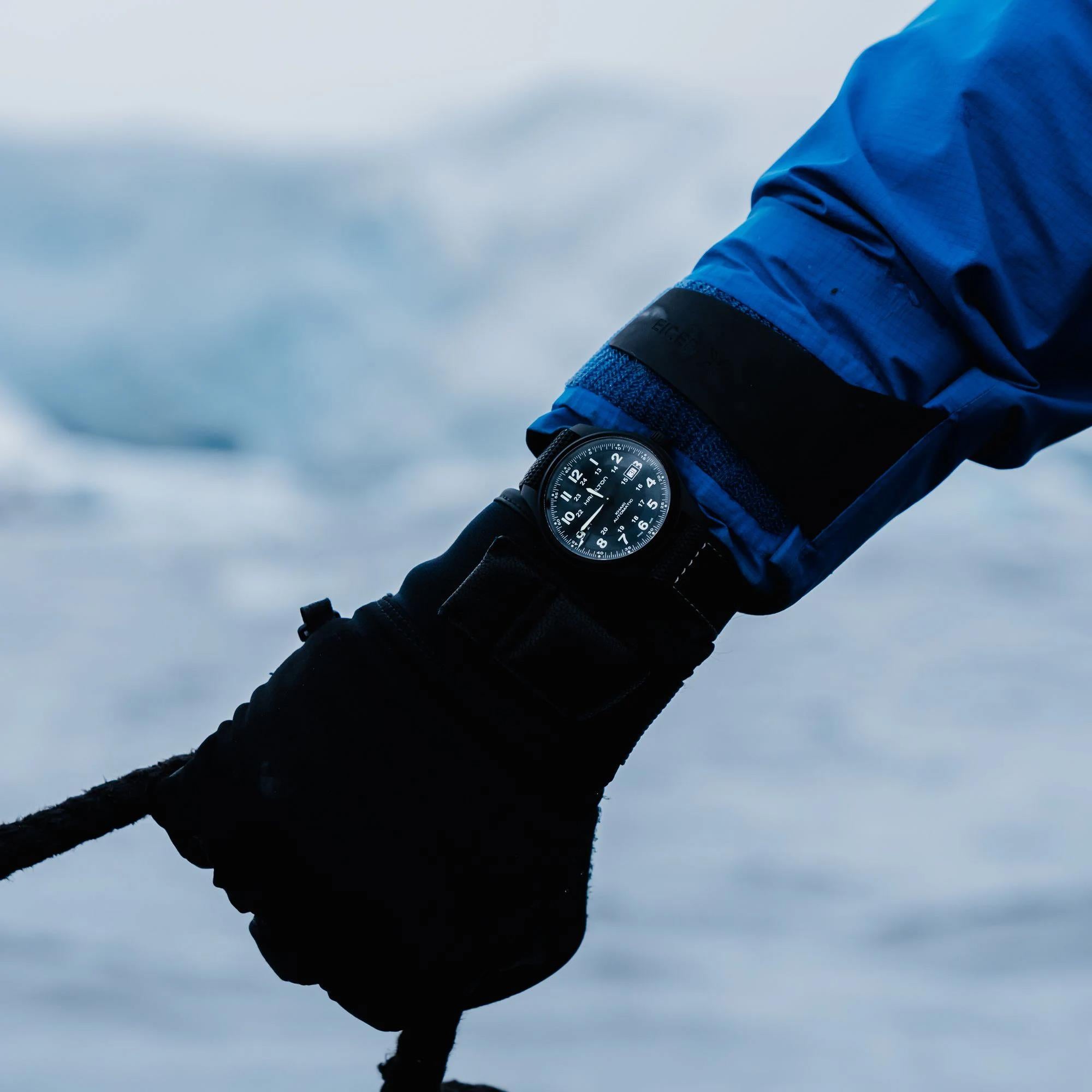 Hamilton Khaki Field Titanium Automatic Black Dial Rubber Strap Men's Watch H70575733