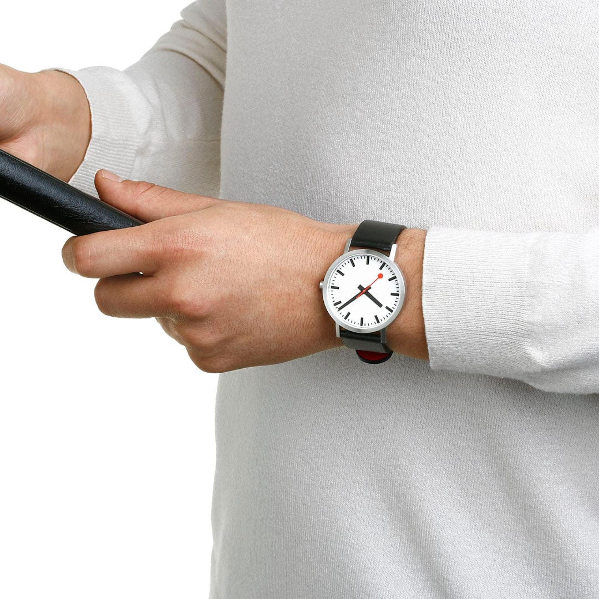 Mondaine Classic Quartz White Dial Black Leather Strap Men's Watch A660.30360.16OMV