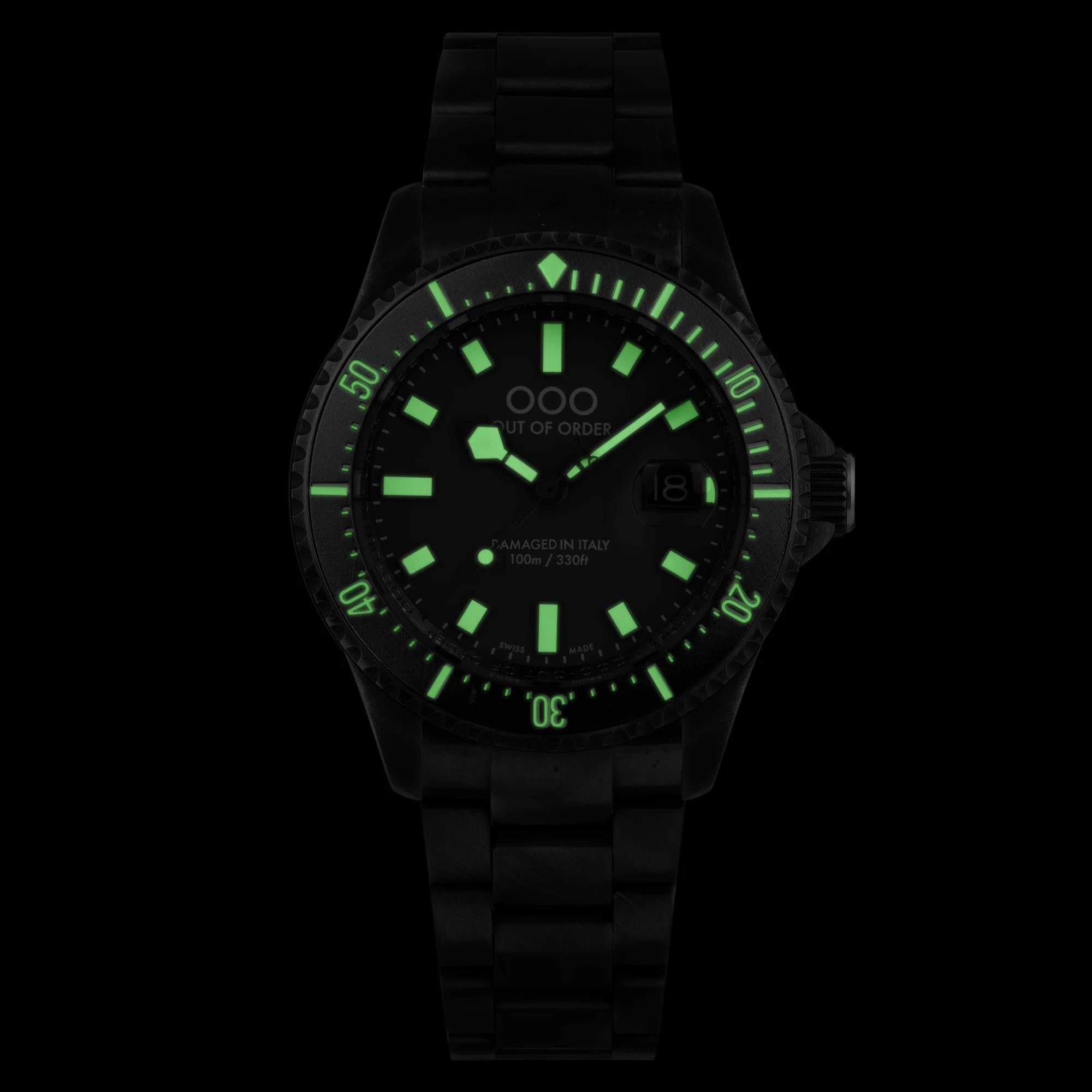 Out of Order Verde Oliva Casanova Ultra Distressed Quartz Green Dial Steel Strap Men's Watch OOO.001-27.VE