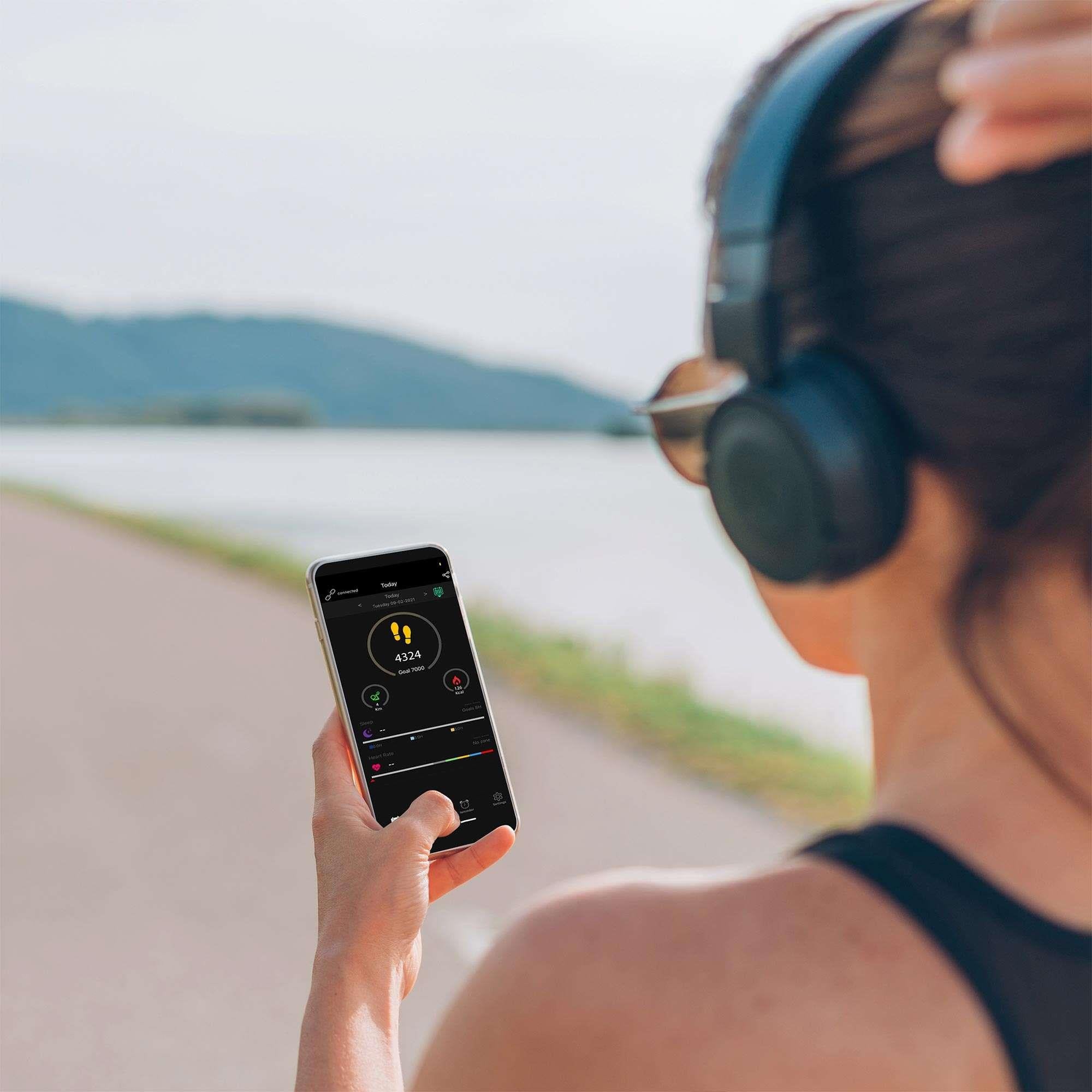 Reflex Active Digital Quartz Black Dial Rose Gold PVD Milanese Bracelet Ladies Smartwatch RA02-4040