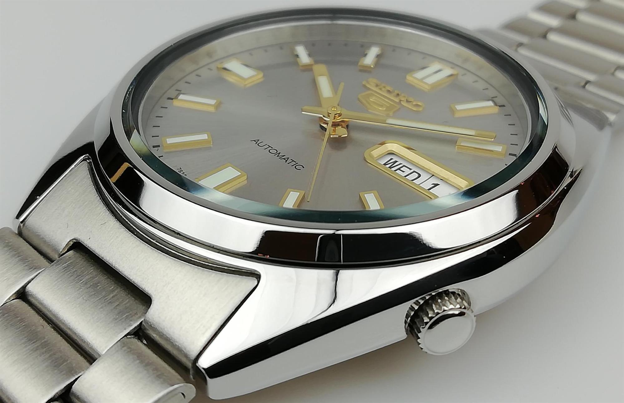 Seiko 5 Automatic Silver Dial Stainless Steel Men's Watch SNXS75K1