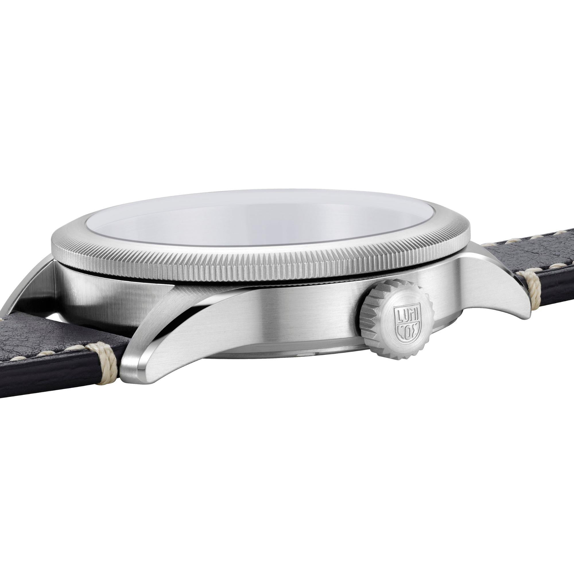 Luminox P-38 Lightning 9520 Series Cream Dial Black Leather Strap Men's Watch XA.9527