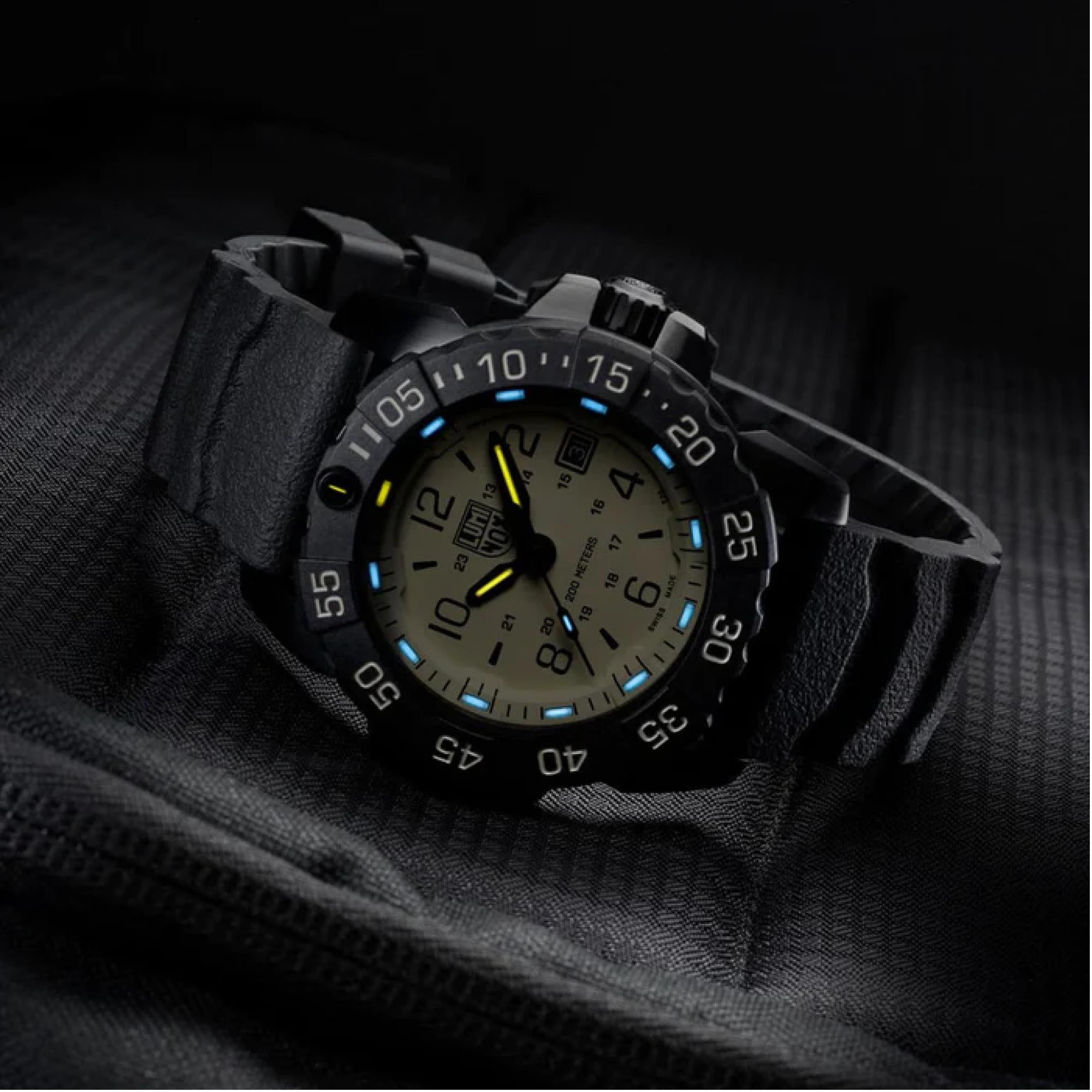 Luminox Navy Seal Foundation Special Edition Beige Dial Black Silicone Strap Men's Watch XS.3251CBNSFSET