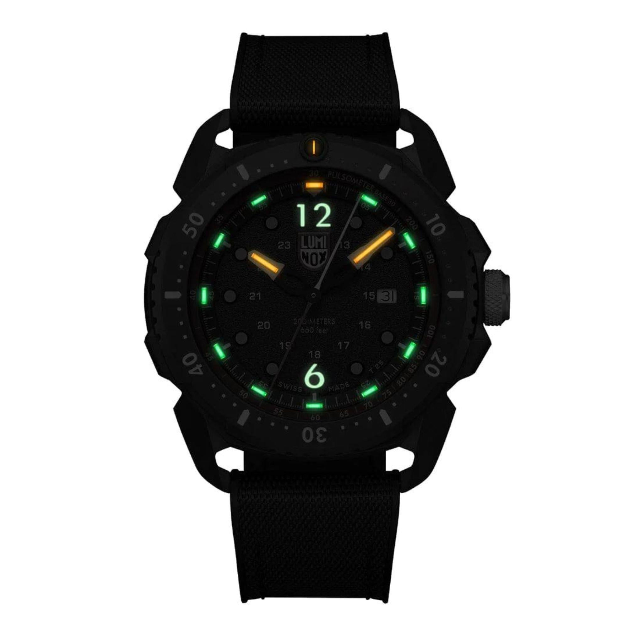Luminox ICE SAR Arctic SERIES Black/Red Dial and Rubber Strap XL.1051